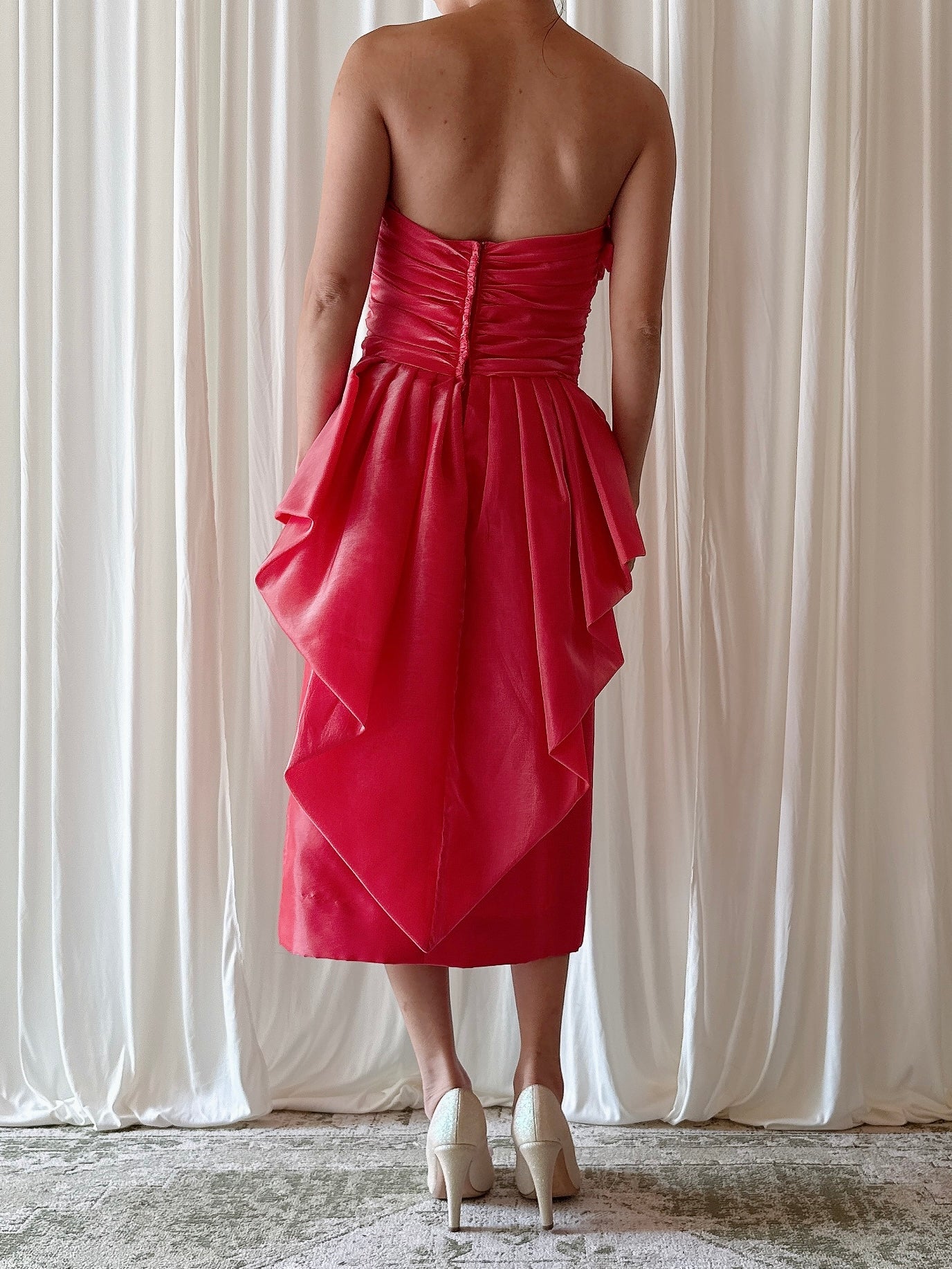 Vintage Victor Costa Coral Dress - Size 27”