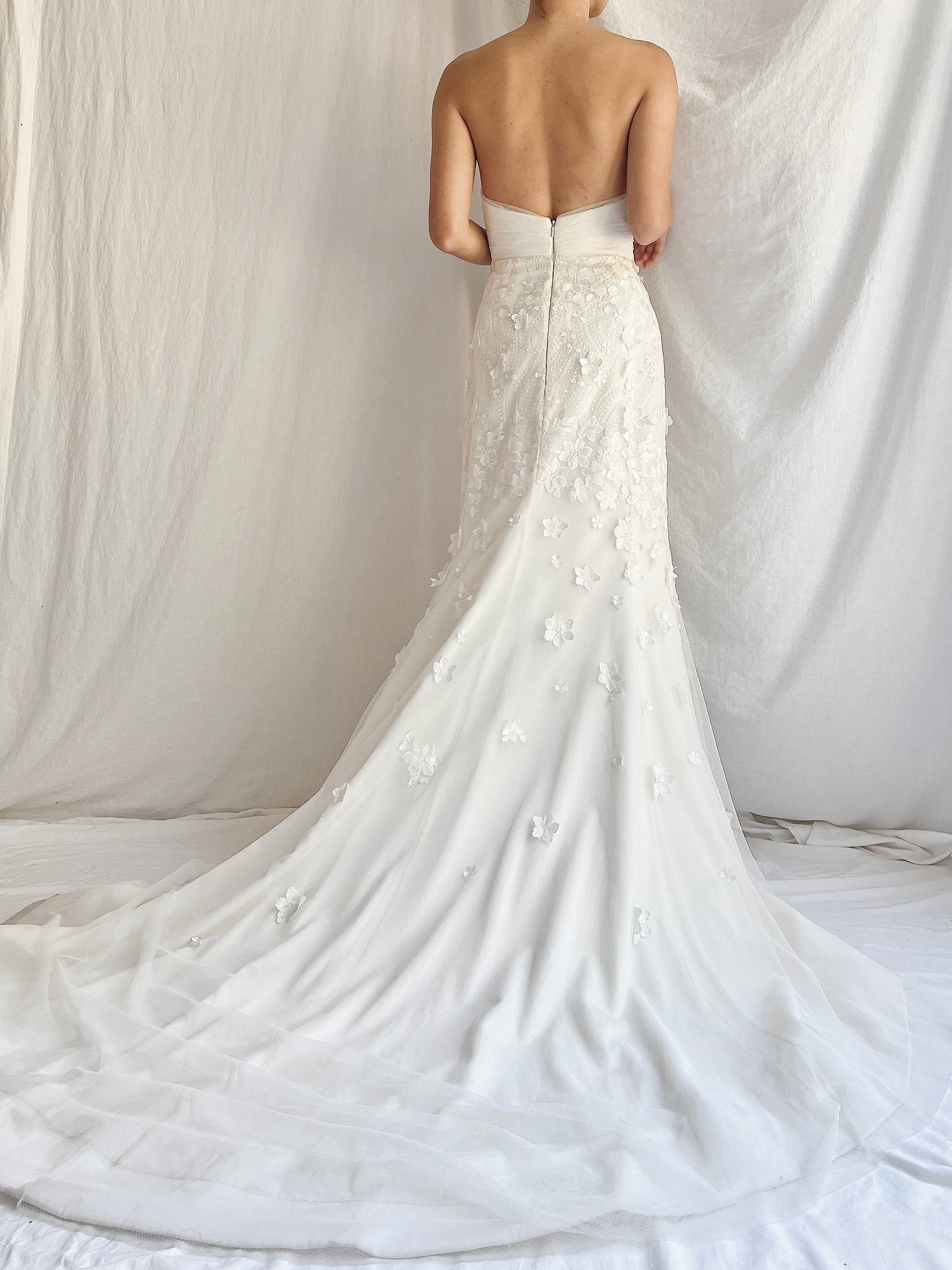 “Azul” Strapless Tulle Wedding Gown - S/6