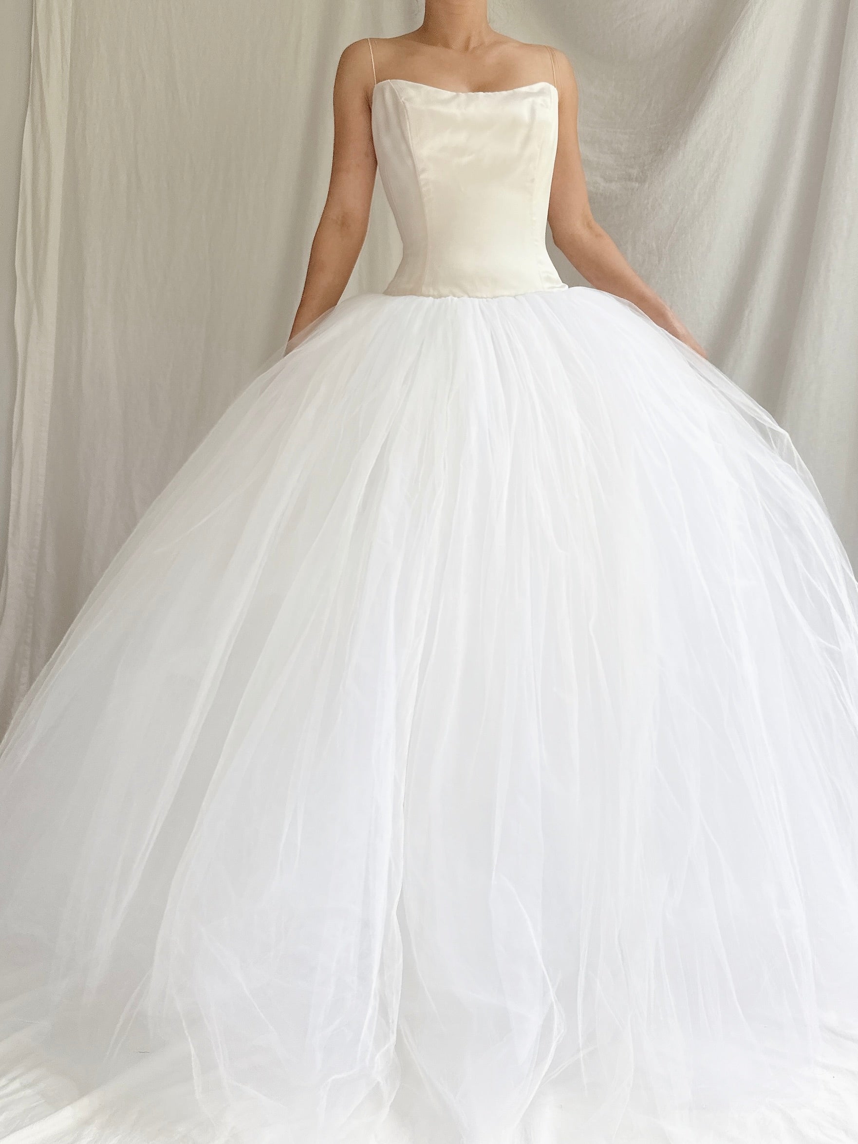 1990s Vera Wang Silk and Tulle Gown - S