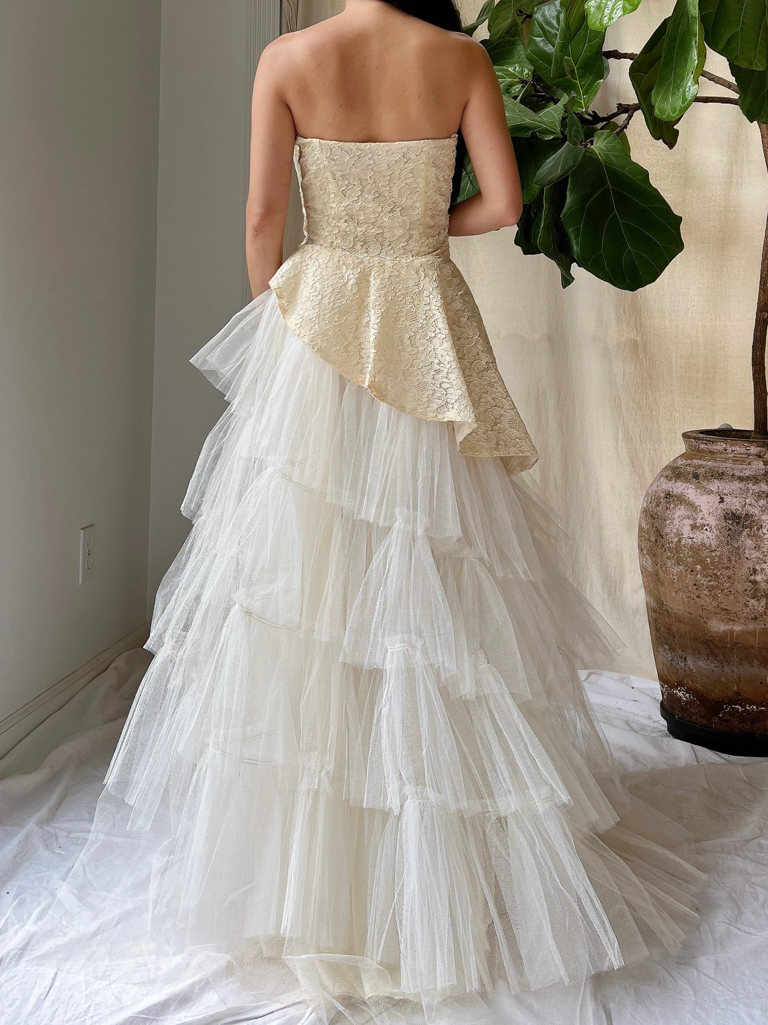 1950s Tulle and Lace Strapless Gown - S