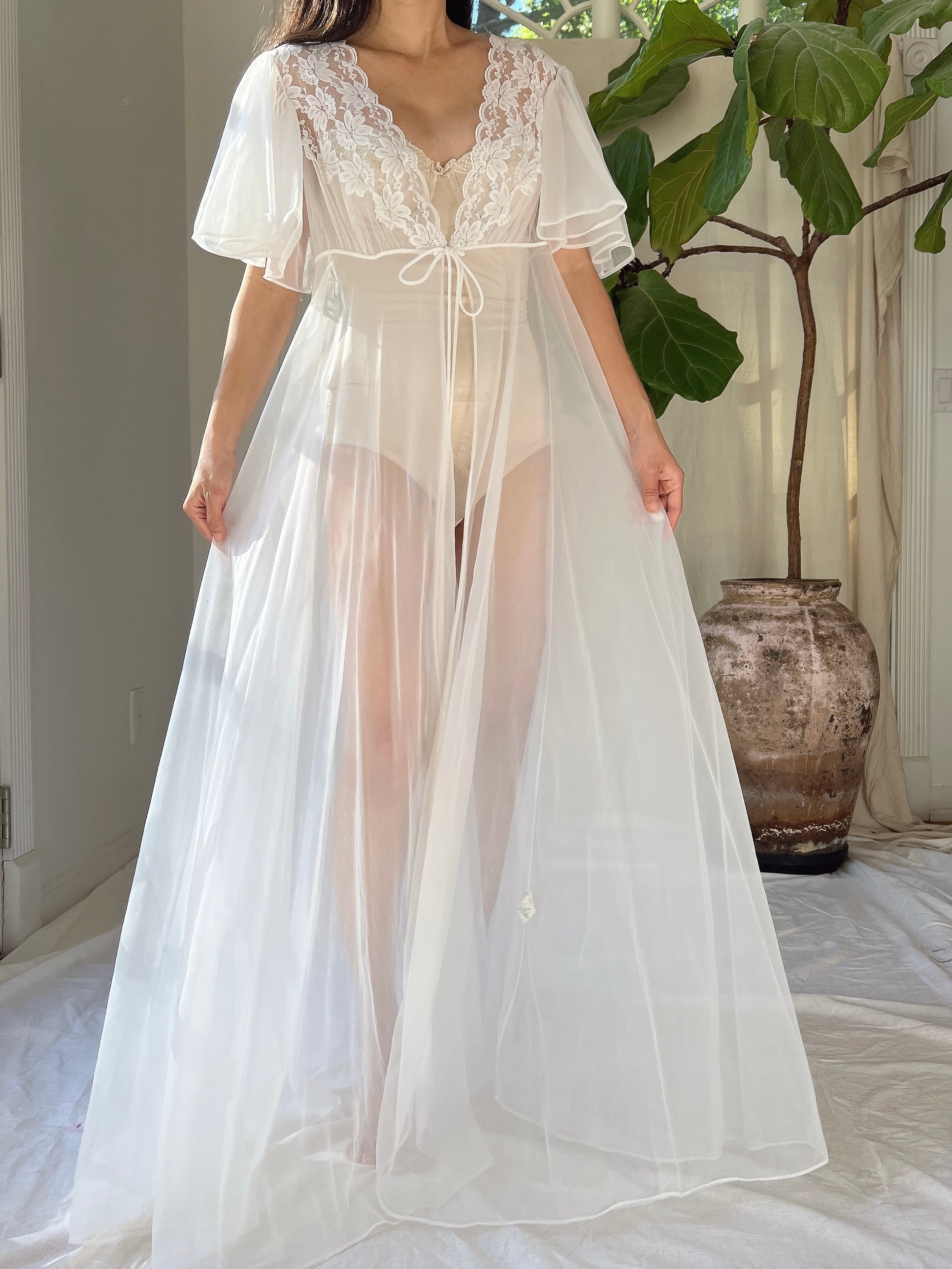 Vintage Nylon Flutter Sleeve Dressing Gown - M
