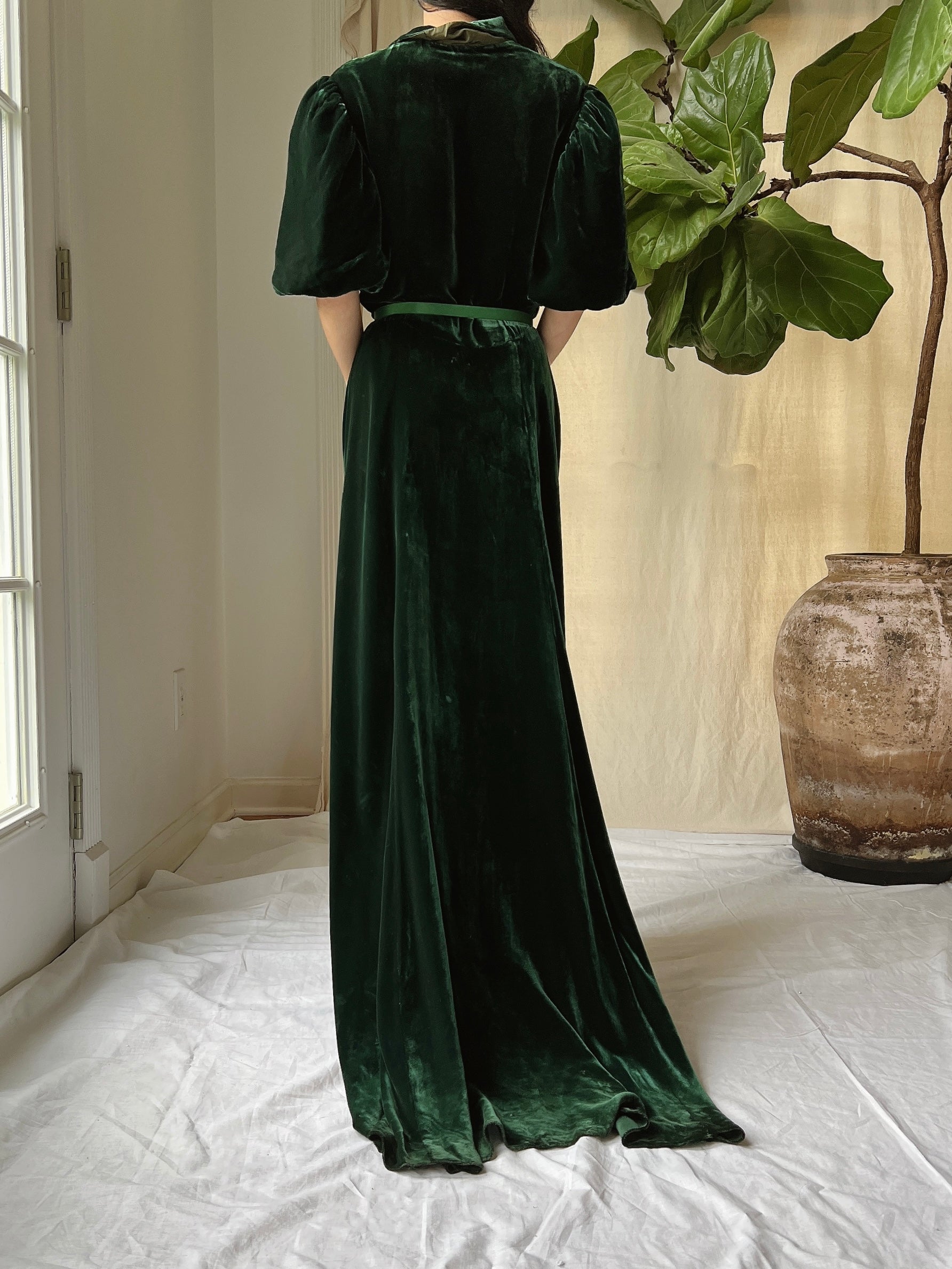 1930s Emerald Silk Velvet Gown - S | G O S S A M E R 1930s Emerald Silk Velvet Gown - S | G O S S A M E R