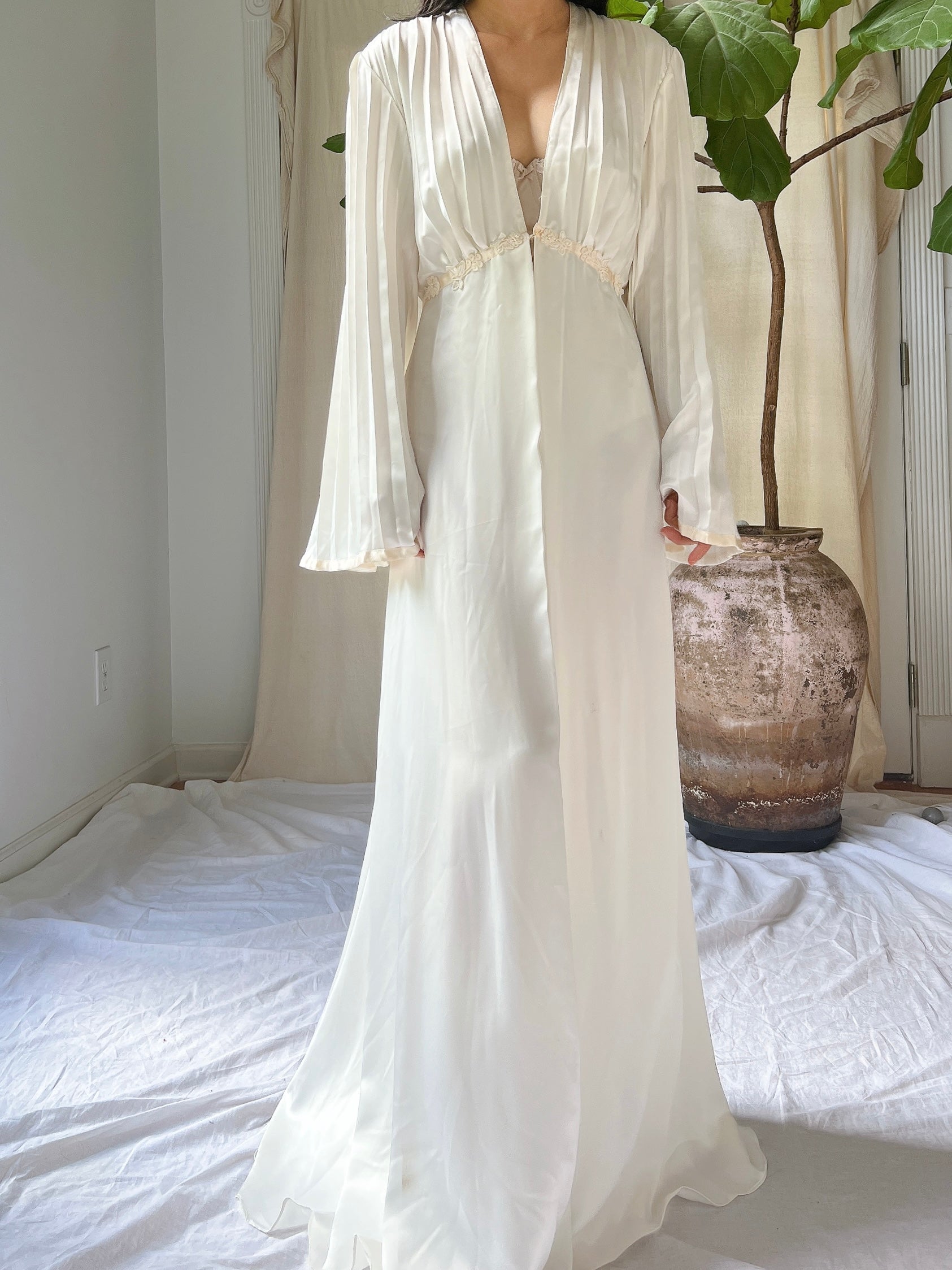 Vintage Satin Pleated Dressing Gown - S-M Vintage Satin Pleated Dressing Gown - S-M
