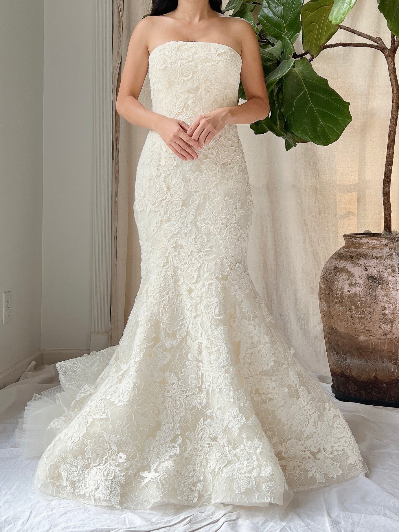 Vera Wang Strapless Dress - S/4 | G O S S A M E R Vera Wang Strapless Dress - S/4 | G O S S A M E R