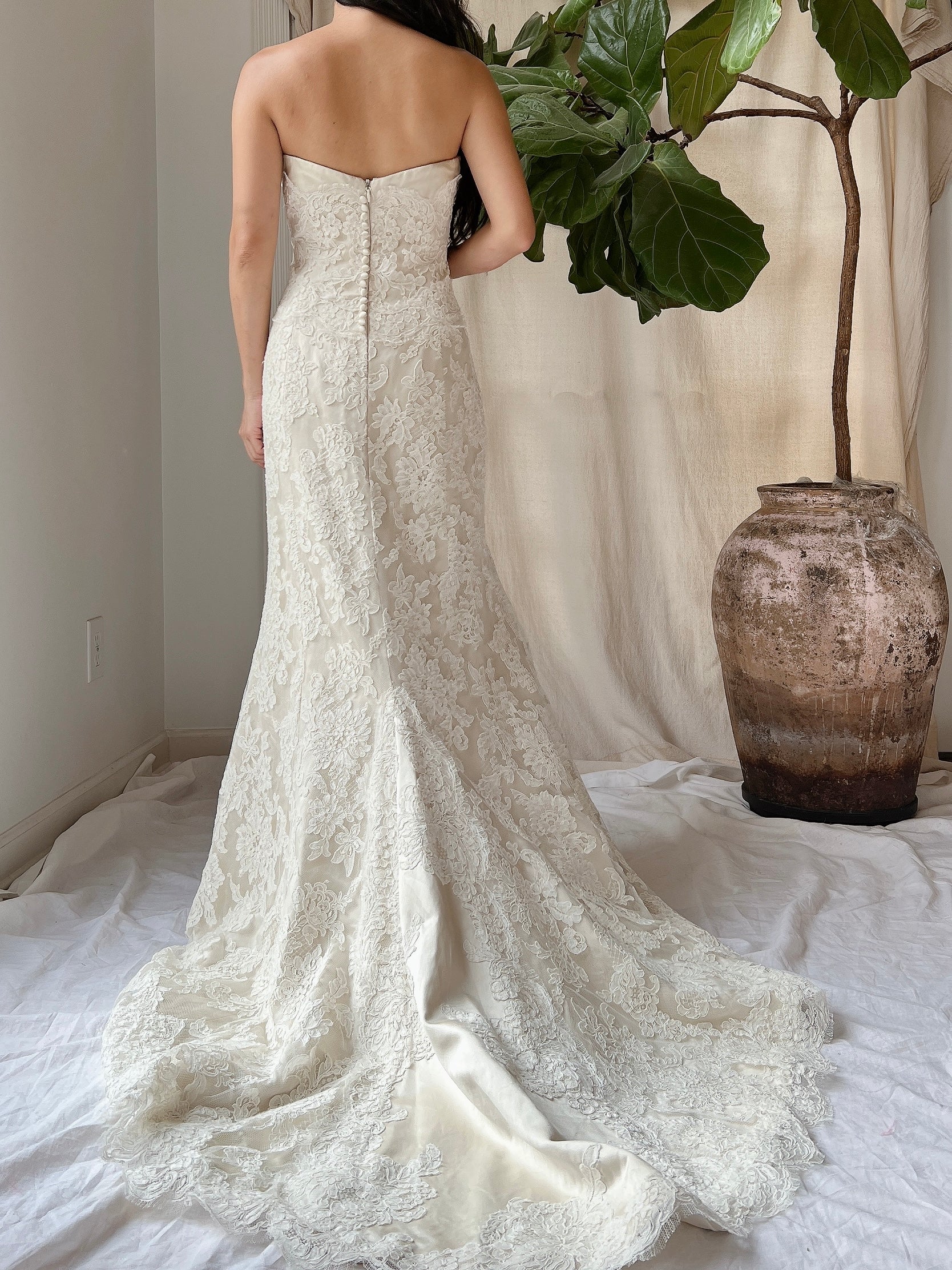 Alecon Modern Trousseau Lace Gown - L/US 12