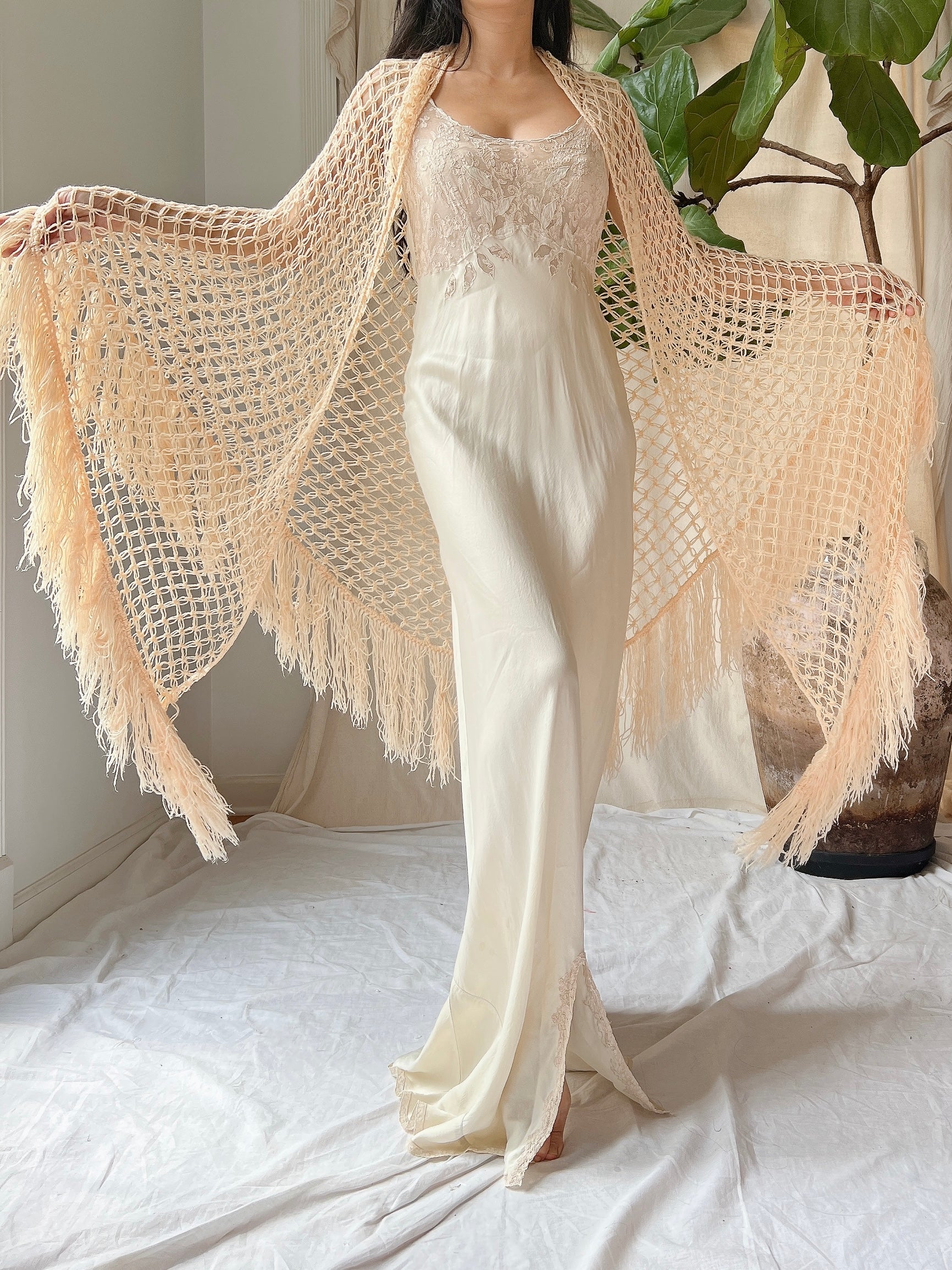 Vintage Light Peach Extra Large Shawl - OSFM