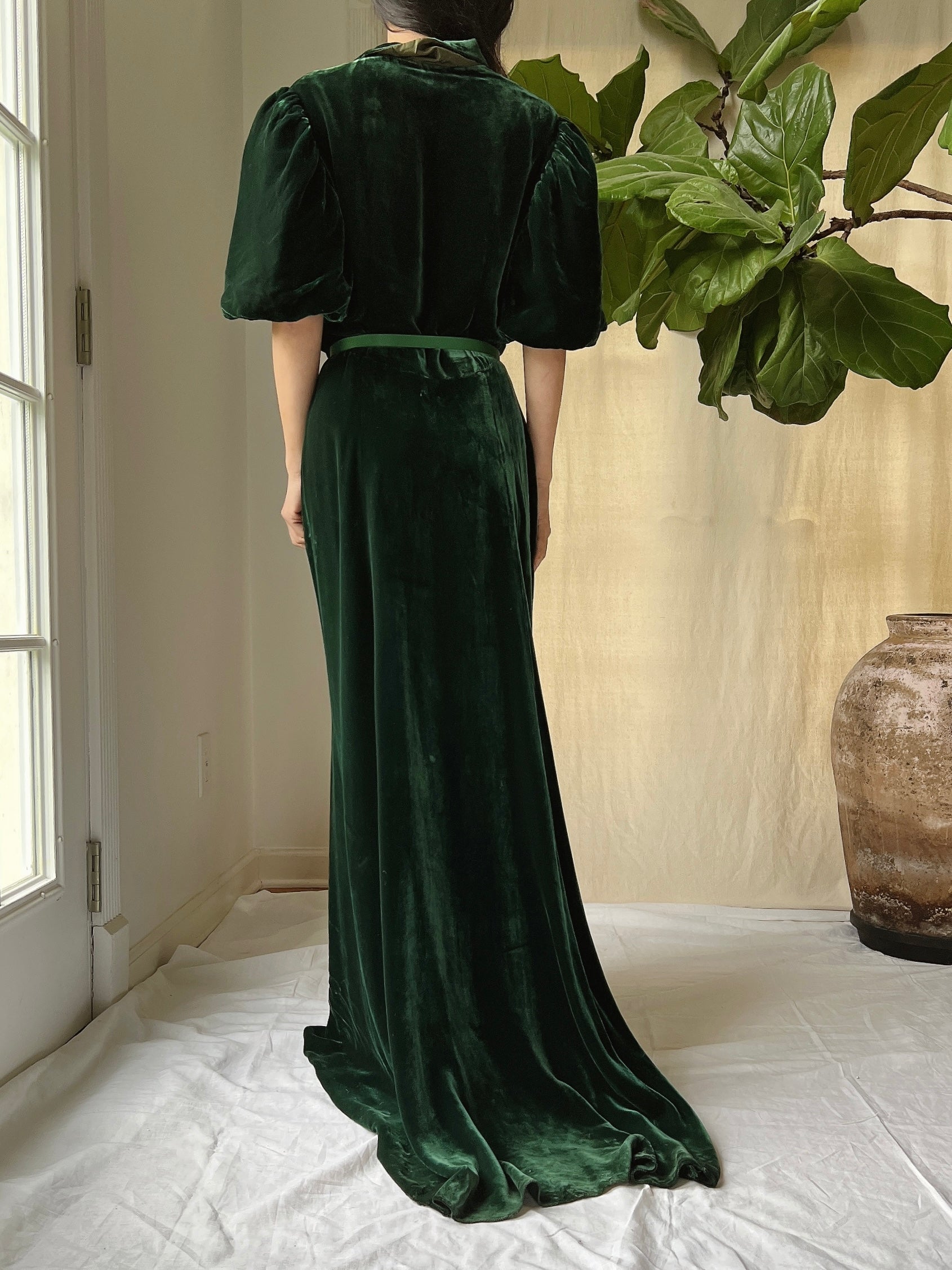 1930s Emerald Silk Velvet Gown - S 1930s Emerald Silk Velvet Gown - S