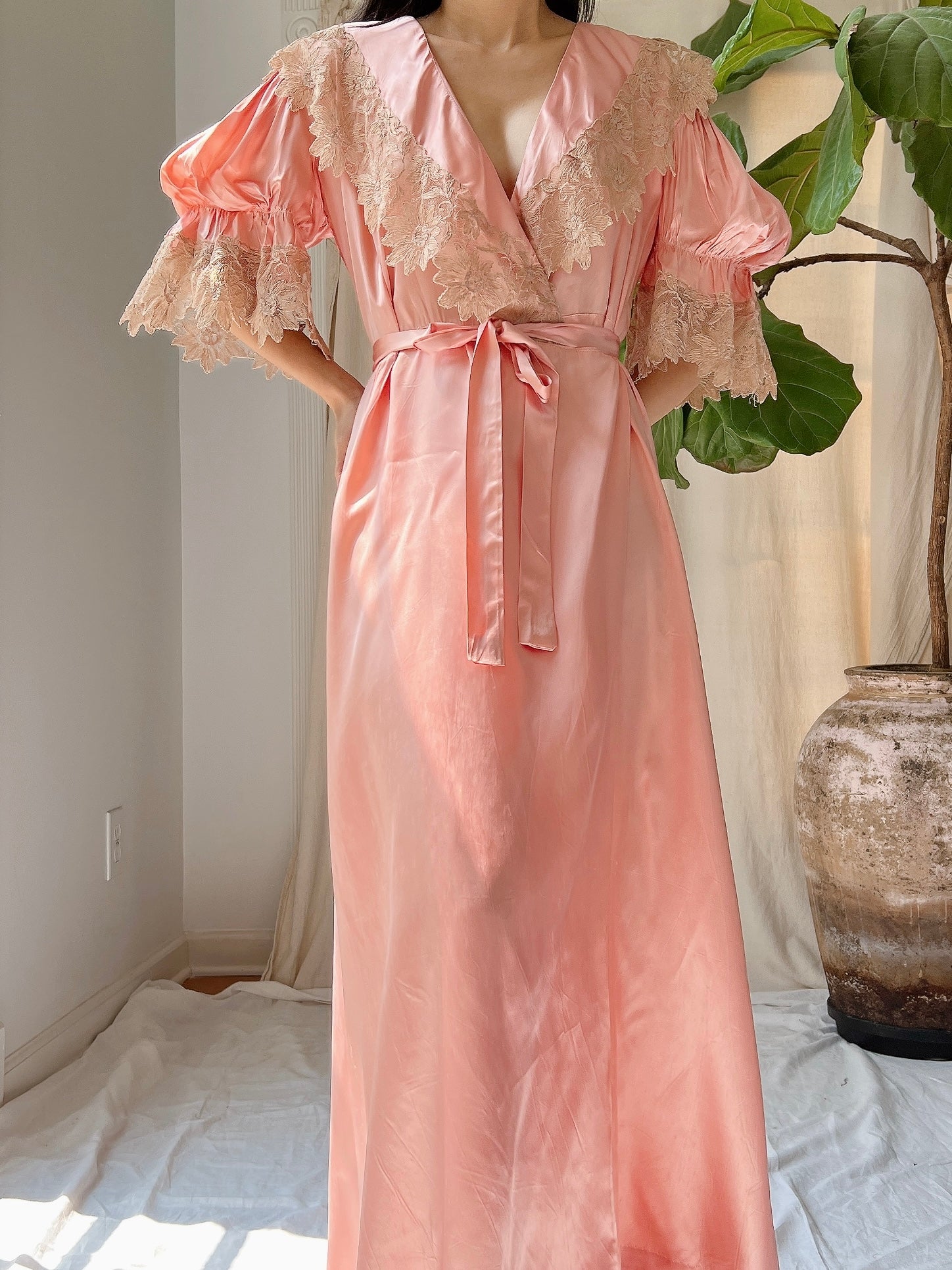 1930s Satin Puff Sleeve Dressing Gown - S