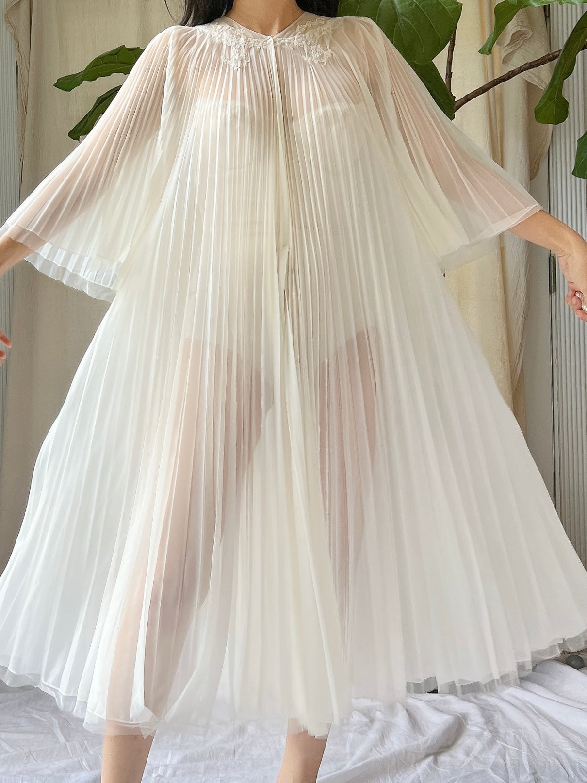 1950s Nylon Pleated Angel Sleeves Dressing Gown - OSFM