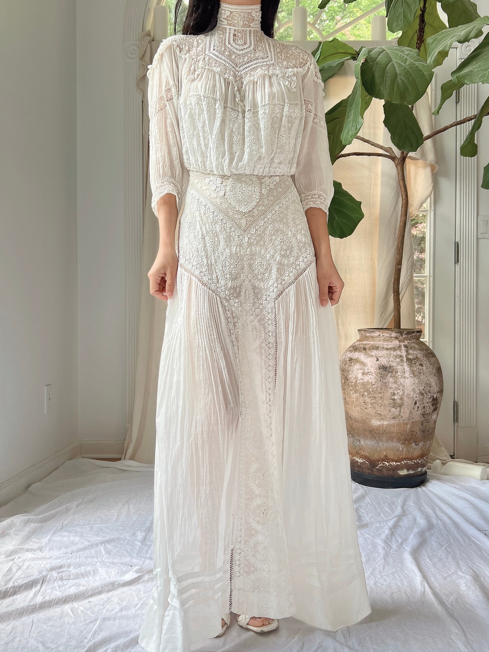 Antique Belle Embroidered Batiste Gown - XS