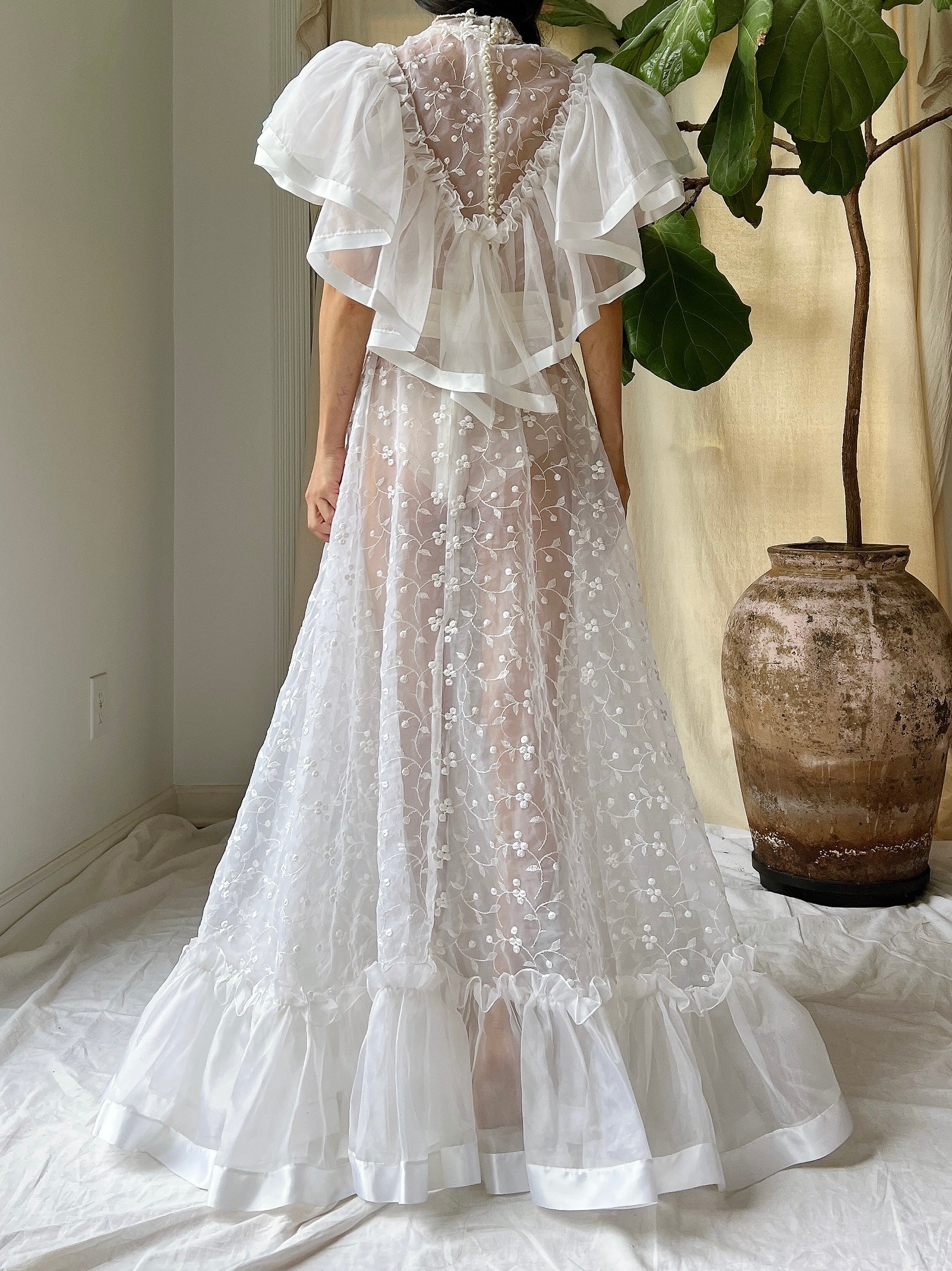 vintage ruffle dress 80s Pastel Lavender Party Spark Pretty The lace appliqued bodice is a work of art Vintage Puff Sleeve Wedding Dress