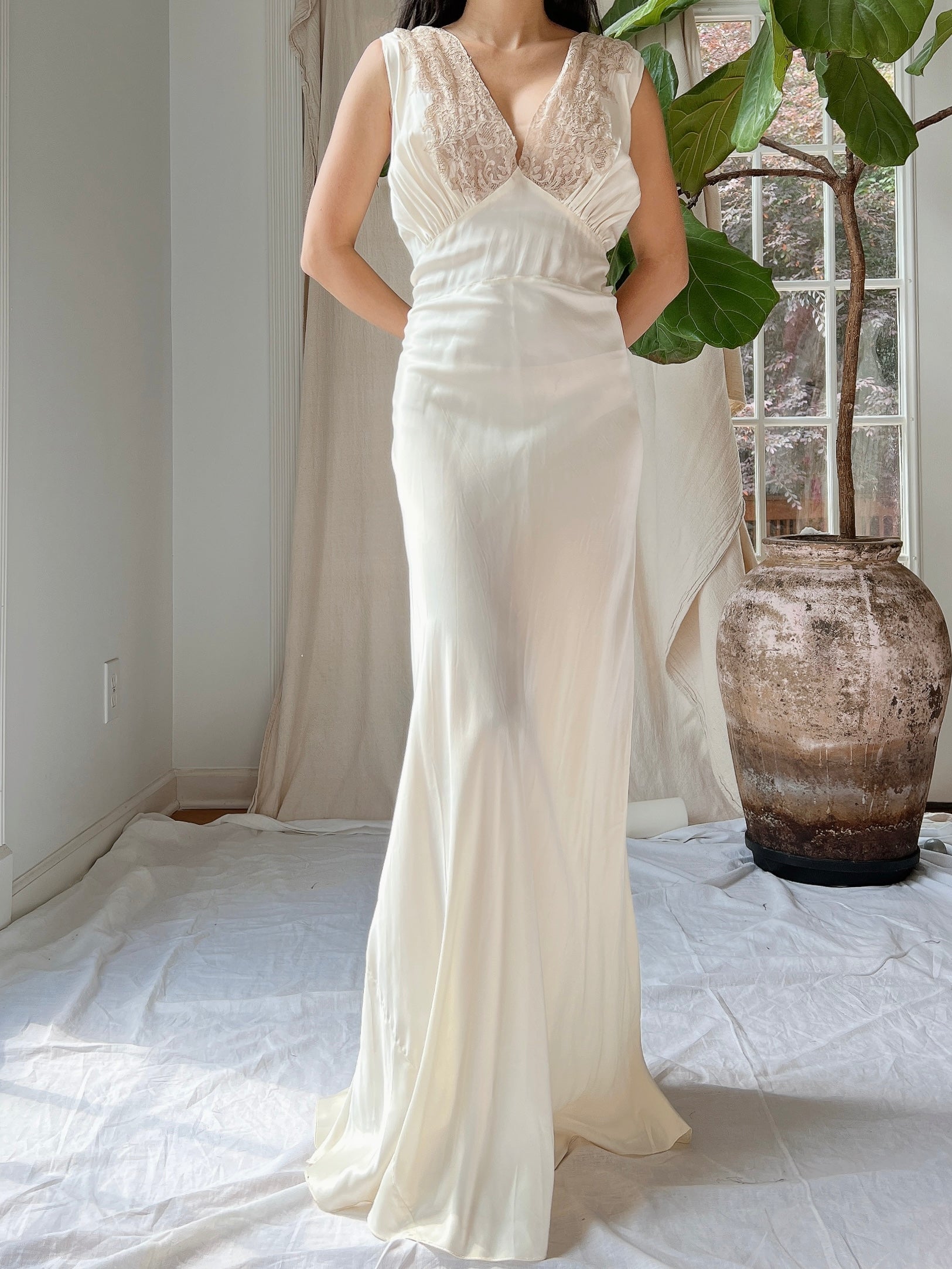 1930s Satin and Lace Slip Dress - S/M | G O S S A M E R 1930s Satin and Lace Slip Dress - S/M | G O S S A M E R
