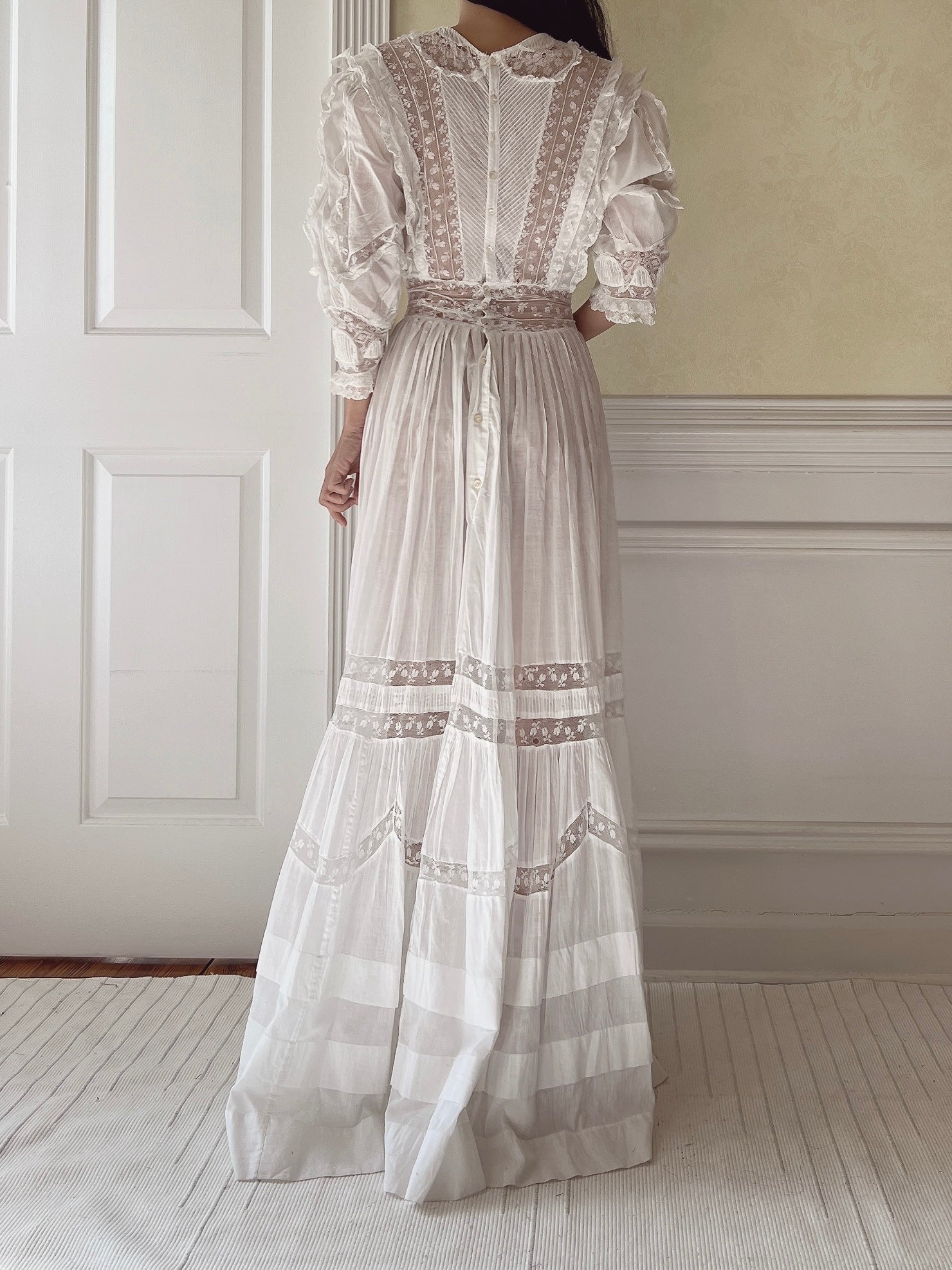 Antique Cotton and Lace Gown - S