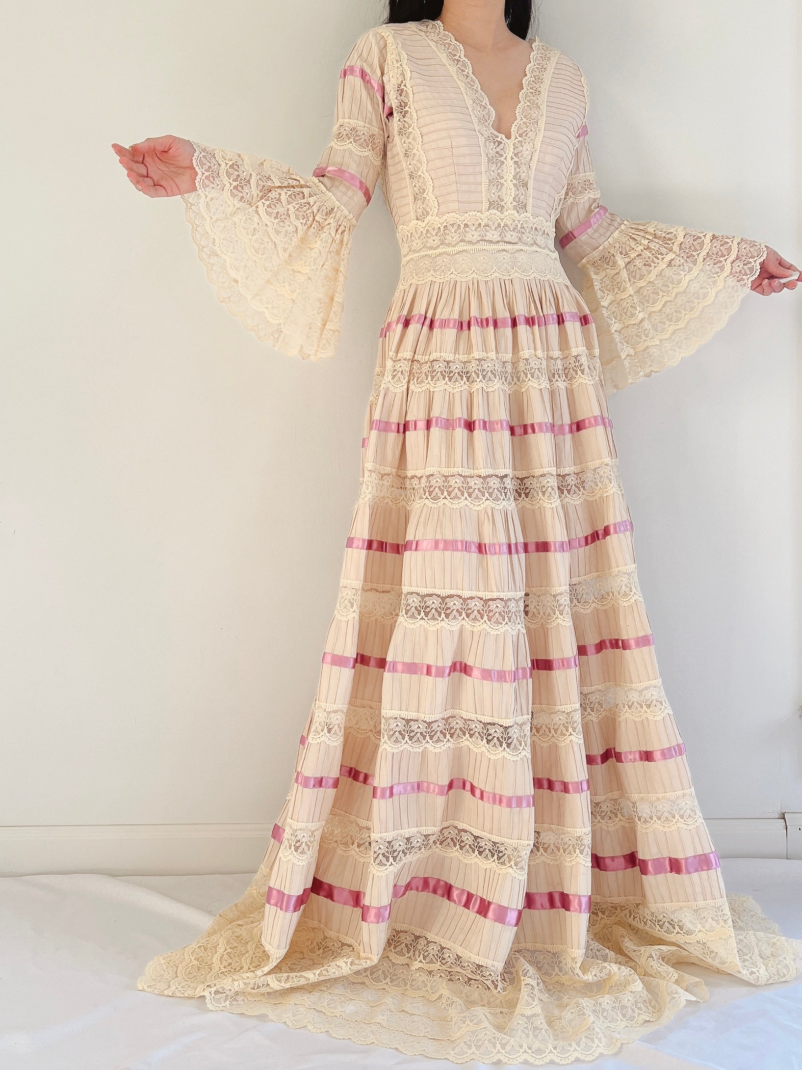 vintage mexican dresses Rare Vintage Light Pink Mexican Wedding Dress - S