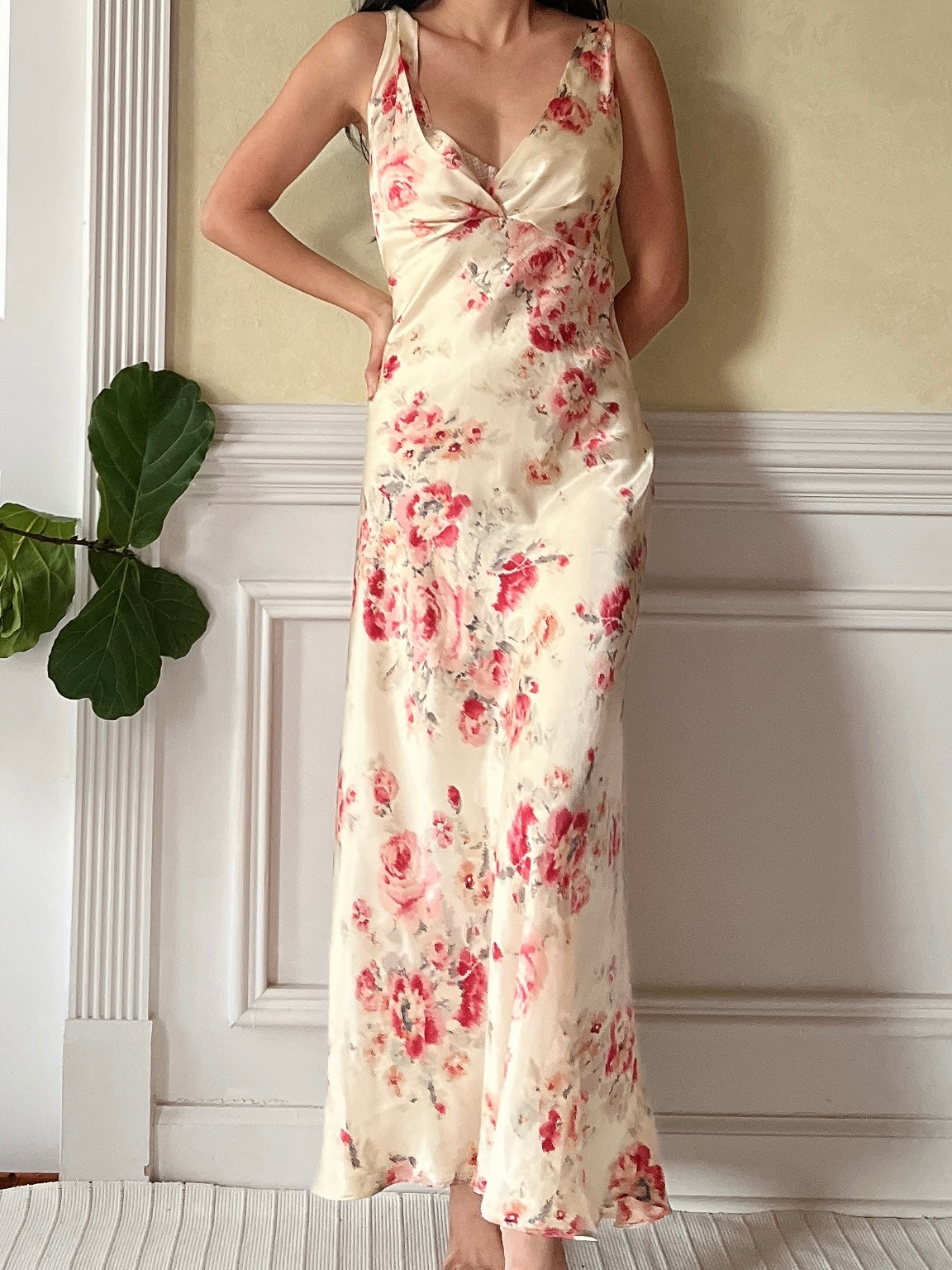 Embroidered Slip Dress Oscar De La Renta Floral Dress Vintage Oscar De La Renta Satin Floral Embroidered Slip Dress Oscar De La Renta Floral Dress Vintage Oscar De La Renta Satin Floral