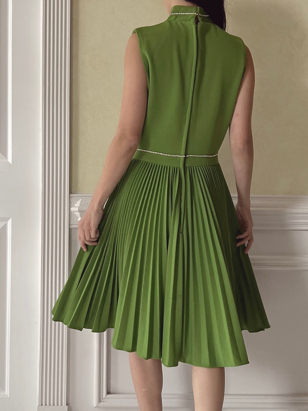 Vintage Green Rayon Pleated Dress - S | G O S S A M E R Vintage Green Rayon Pleated Dress - S | G O S S A M E R