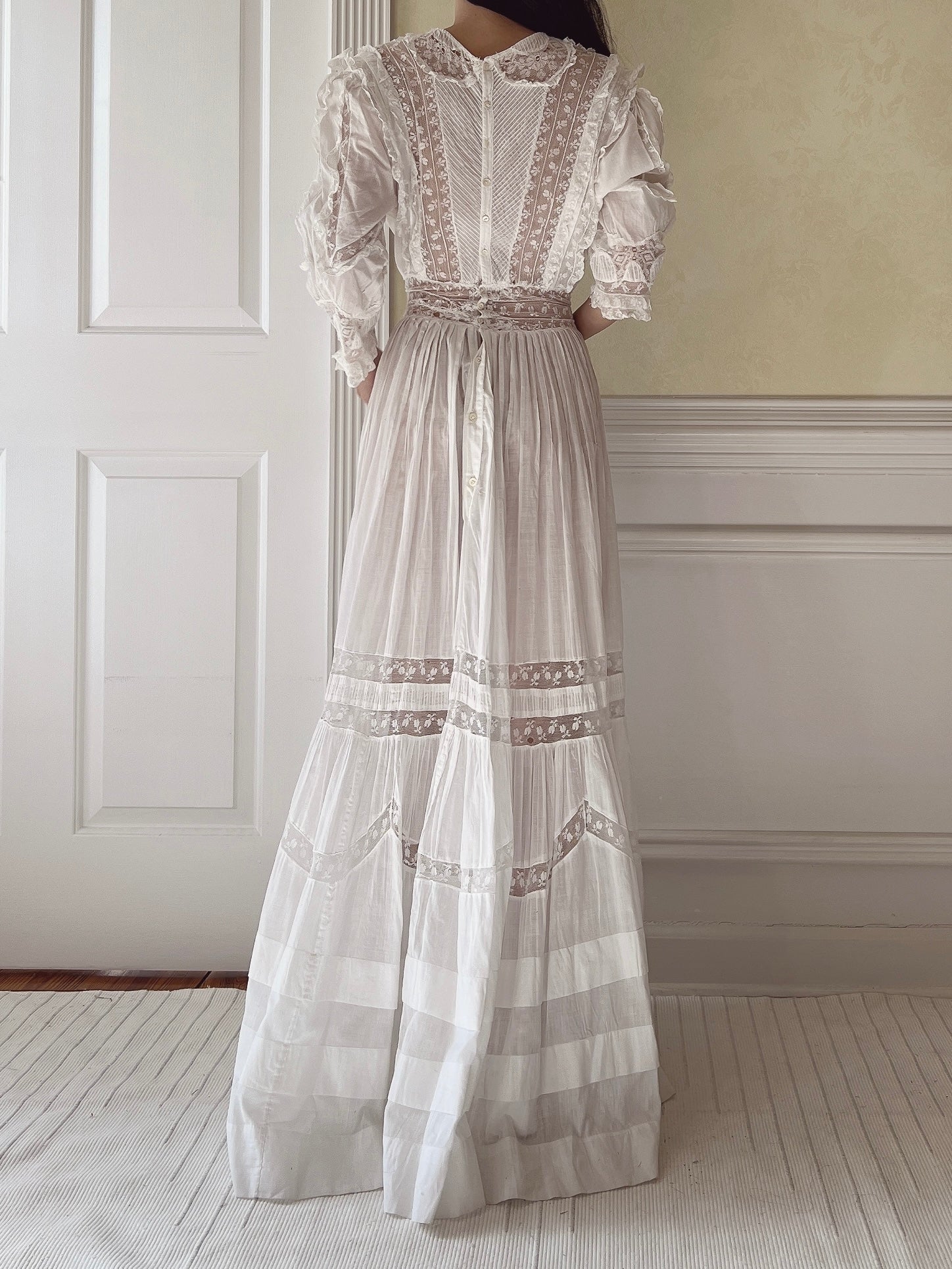 Antique Cotton and Lace Gown - S