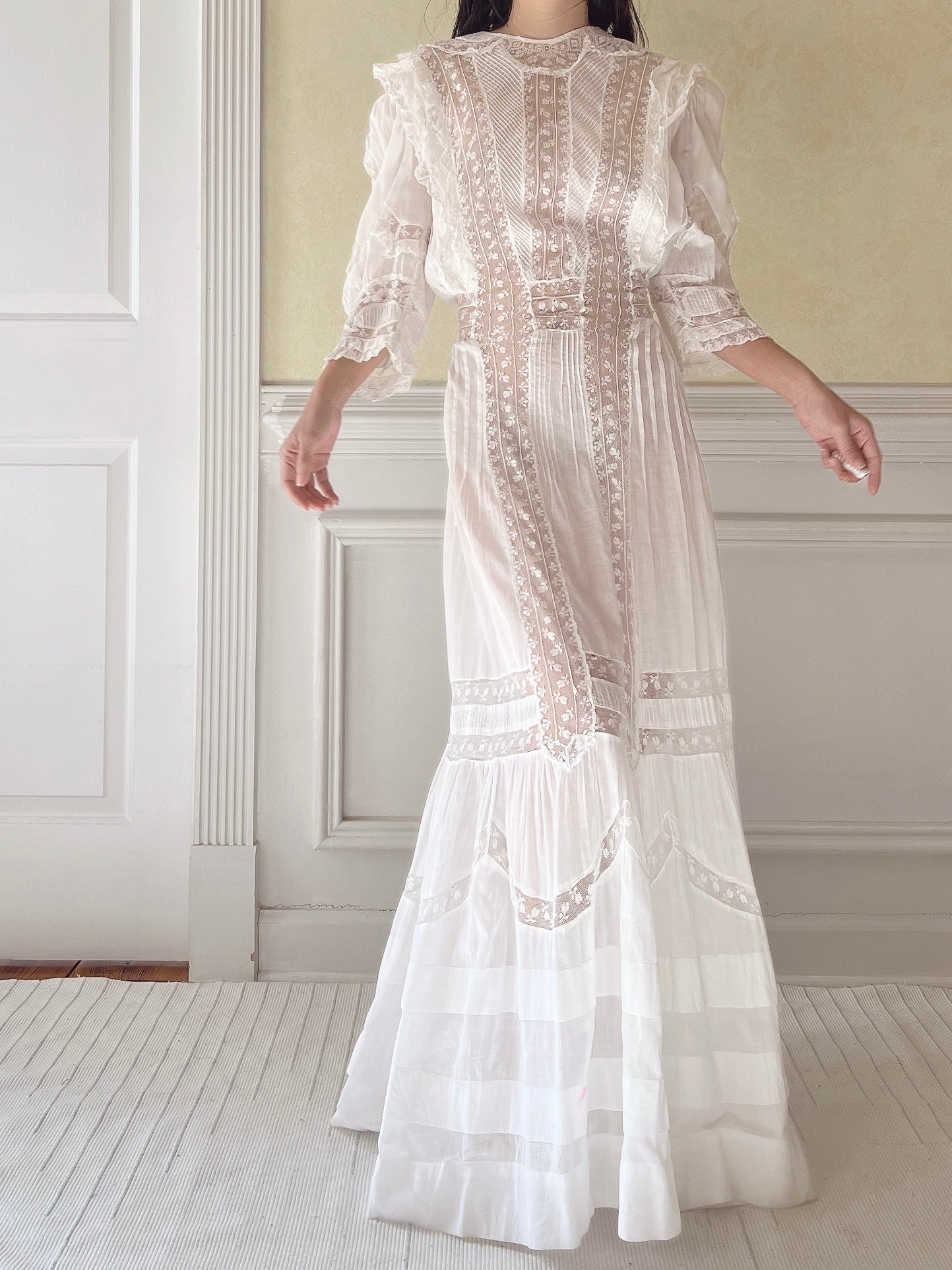 Antique Cotton and Lace Gown - S