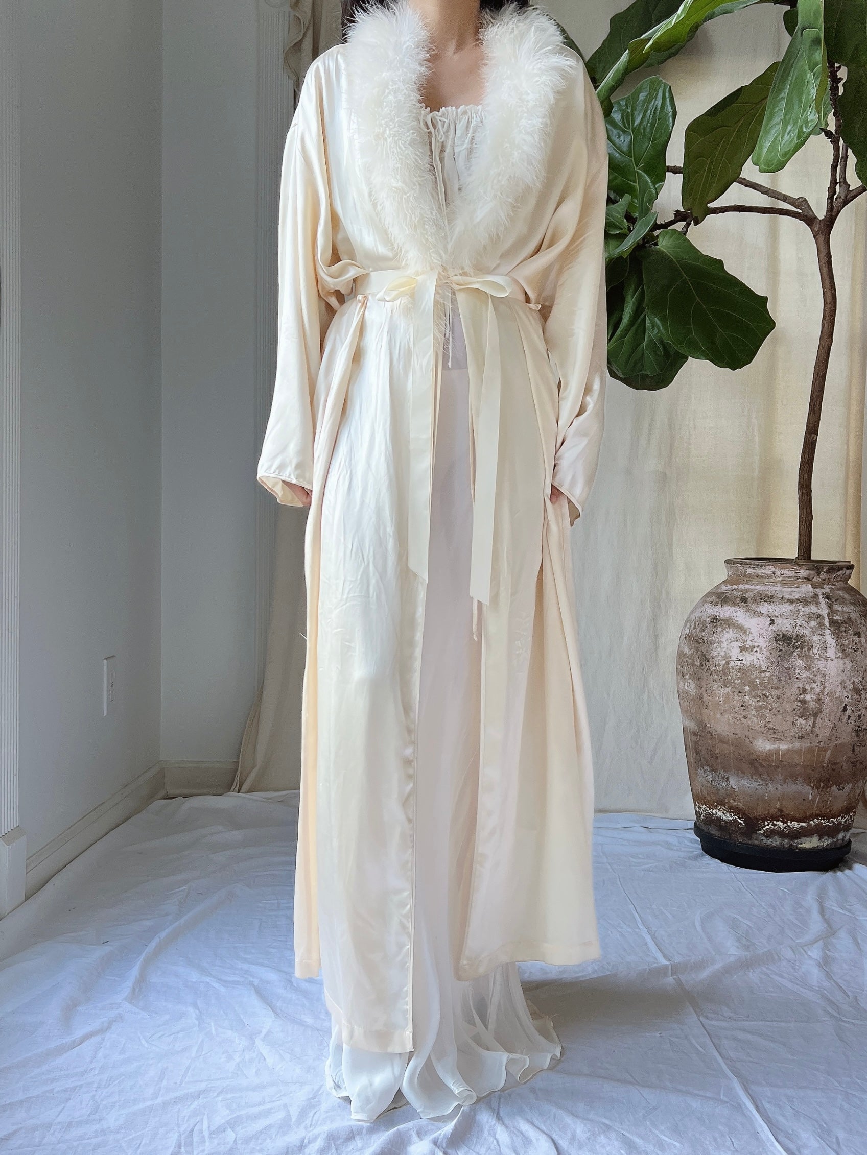 Vintage Silk Feather Collar Robe - OSFM | G O S S A M E R