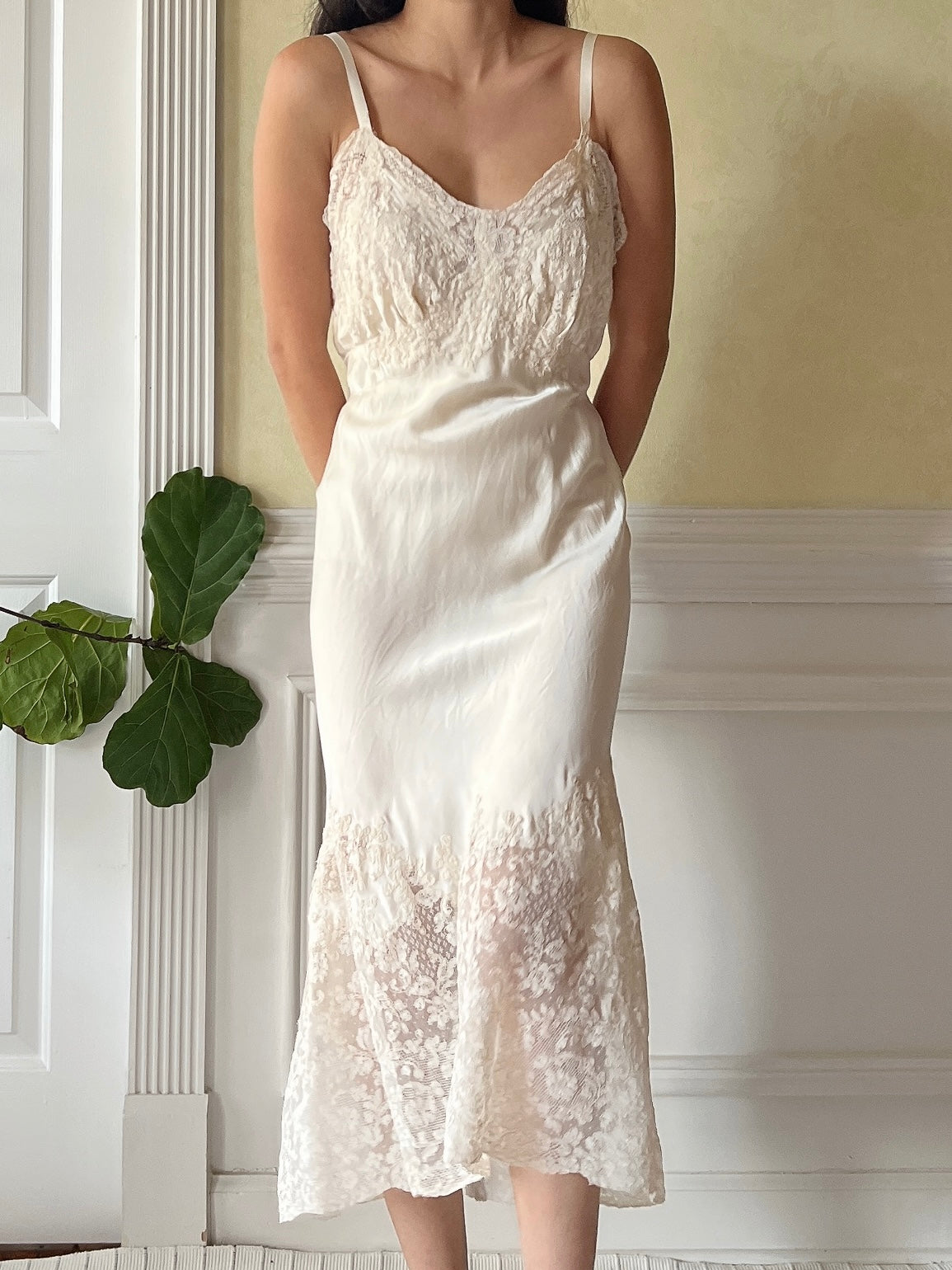 1930s Lace Silk Slip - XS | G O S S A M E R 1930s Lace Silk Slip - XS | G O S S A M E R