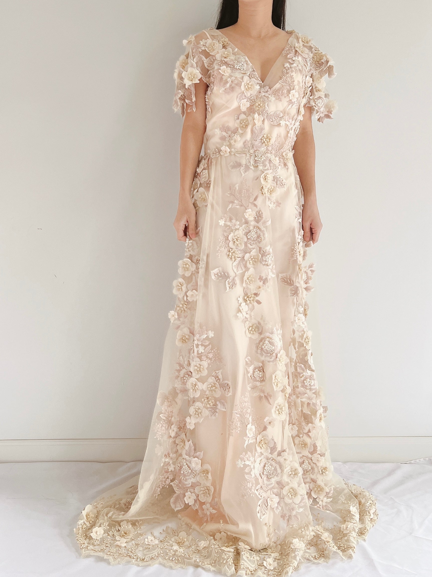 GOSSAMER Embroidered Cap Sleeves Gown - S/M | G O S S A M E R GOSSAMER Embroidered Cap Sleeves Gown - S/M | G O S S A M E R
