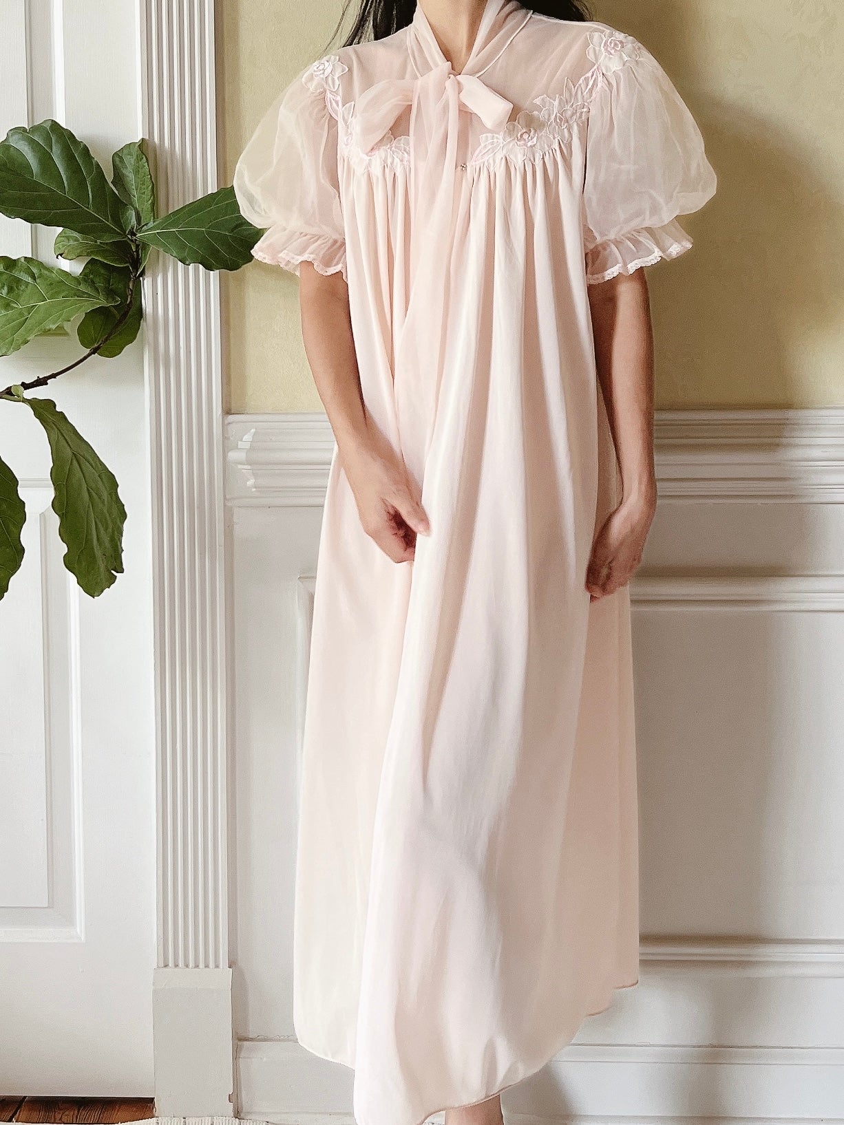 1960s Puff Sleeve Nylon Chiffon Dressing Gown - S/M | G O S S A M E R