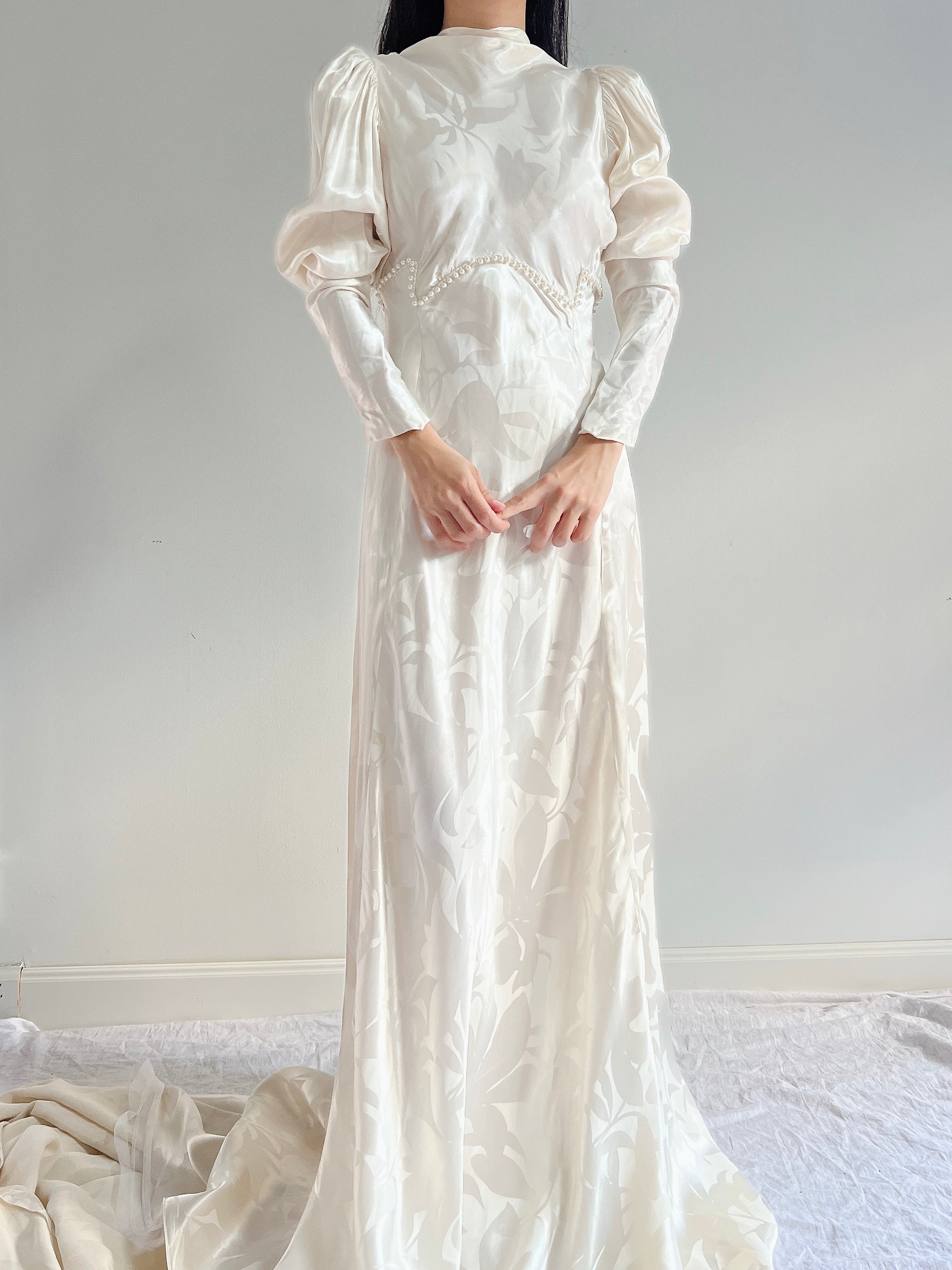 1930s Patterned Satin Mutton Sleeve Gown - S/M