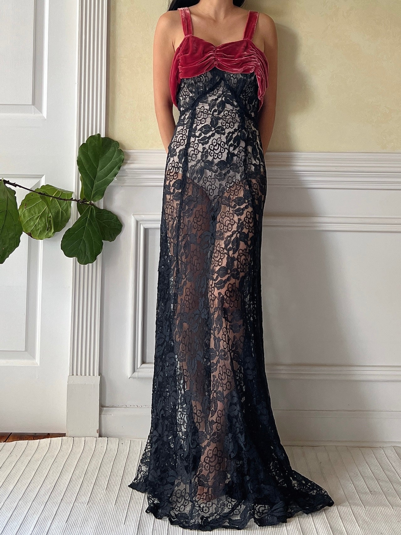 1930s Velvet and Lace Gown - S