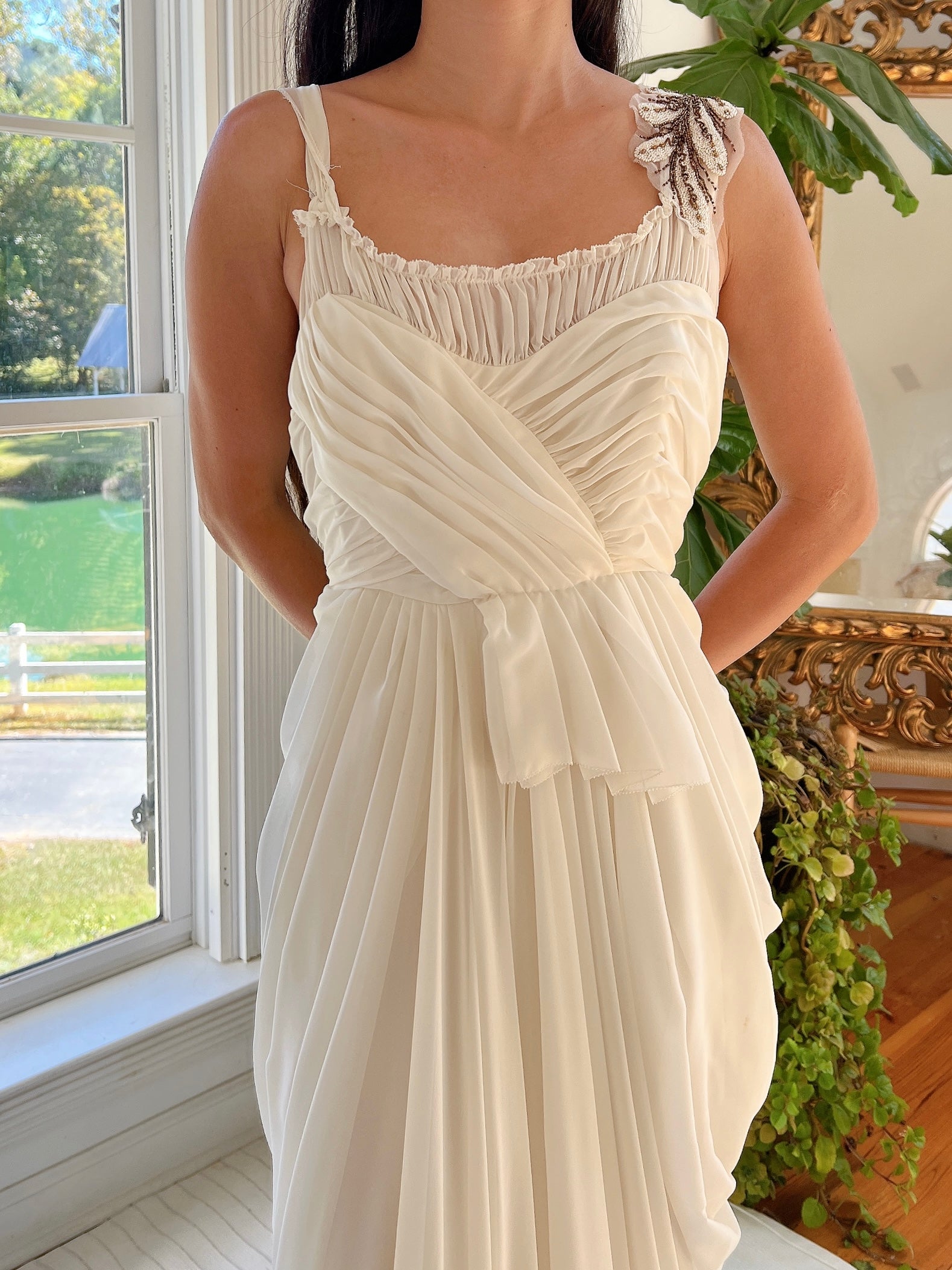 Vera Wang Long Chiffon Dress With Low Crisscross Back Vera Wang Crepe Gown Sz Port Stretch Vera Wang Long Chiffon Dress With Low Crisscross Back Vera Wang Crepe Gown Sz Port Stretch