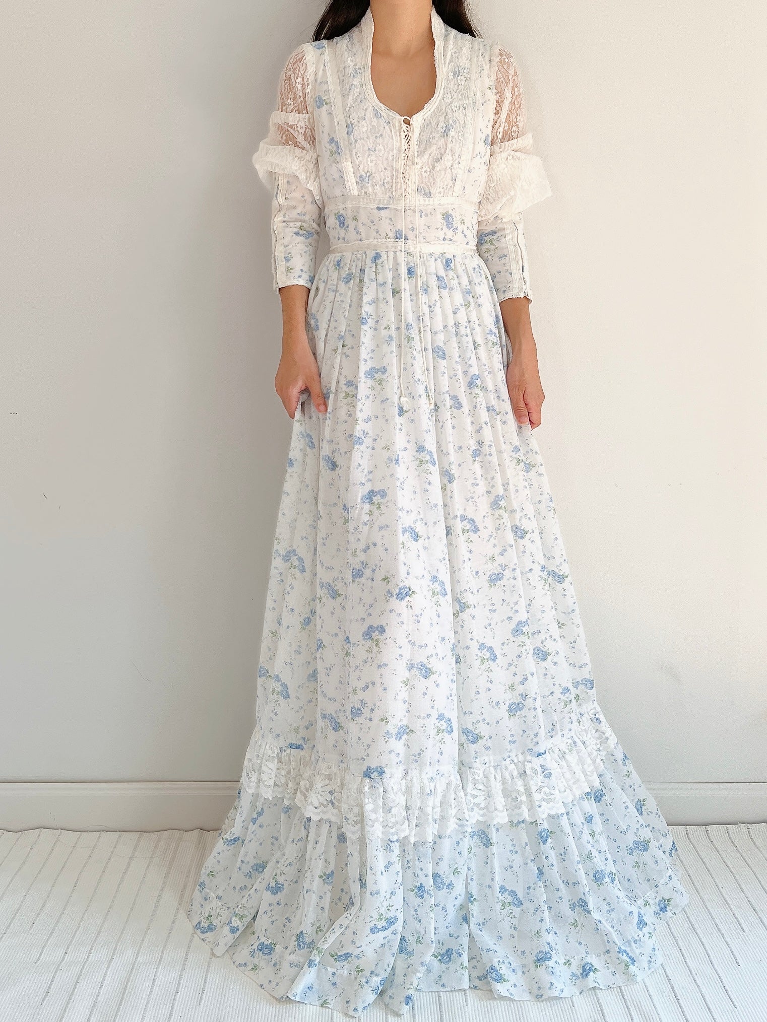gunne sax dress white Vintage 1970's "Gunne by Jessica McClintock" Off-White Cotton-Gauz Retroland Originals a feminine v This gorgeous young lady got