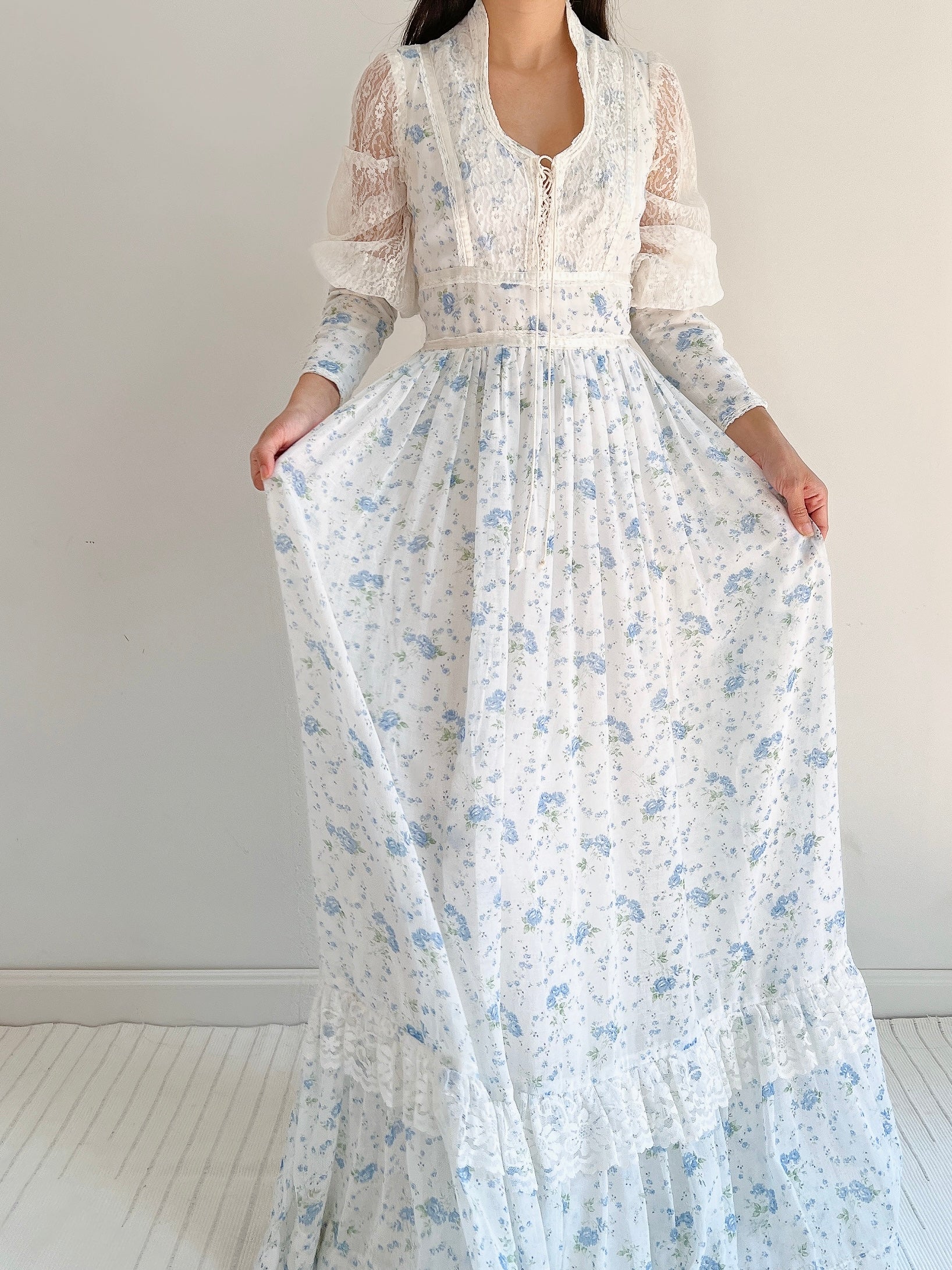 1970s Gunne Sax Puff Sleeves Cotton Dress - S-M | G O S S A M E R 1970s Gunne Sax Puff Sleeves Cotton Dress - S-M | G O S S A M E R