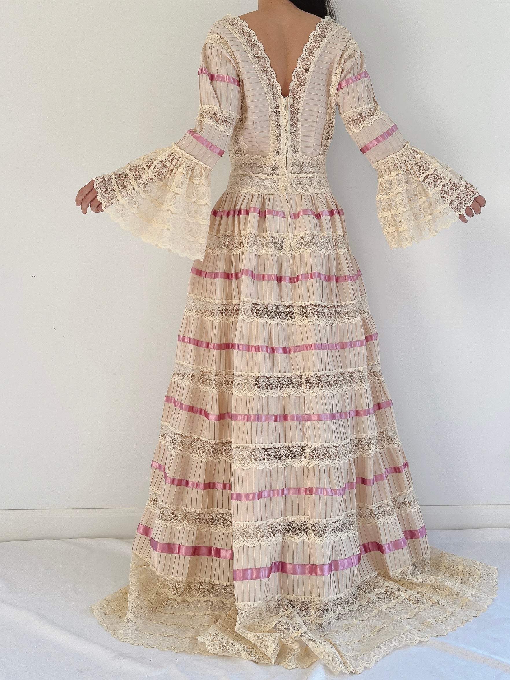 Rare Vintage Light Pink Mexican Wedding Dress - S