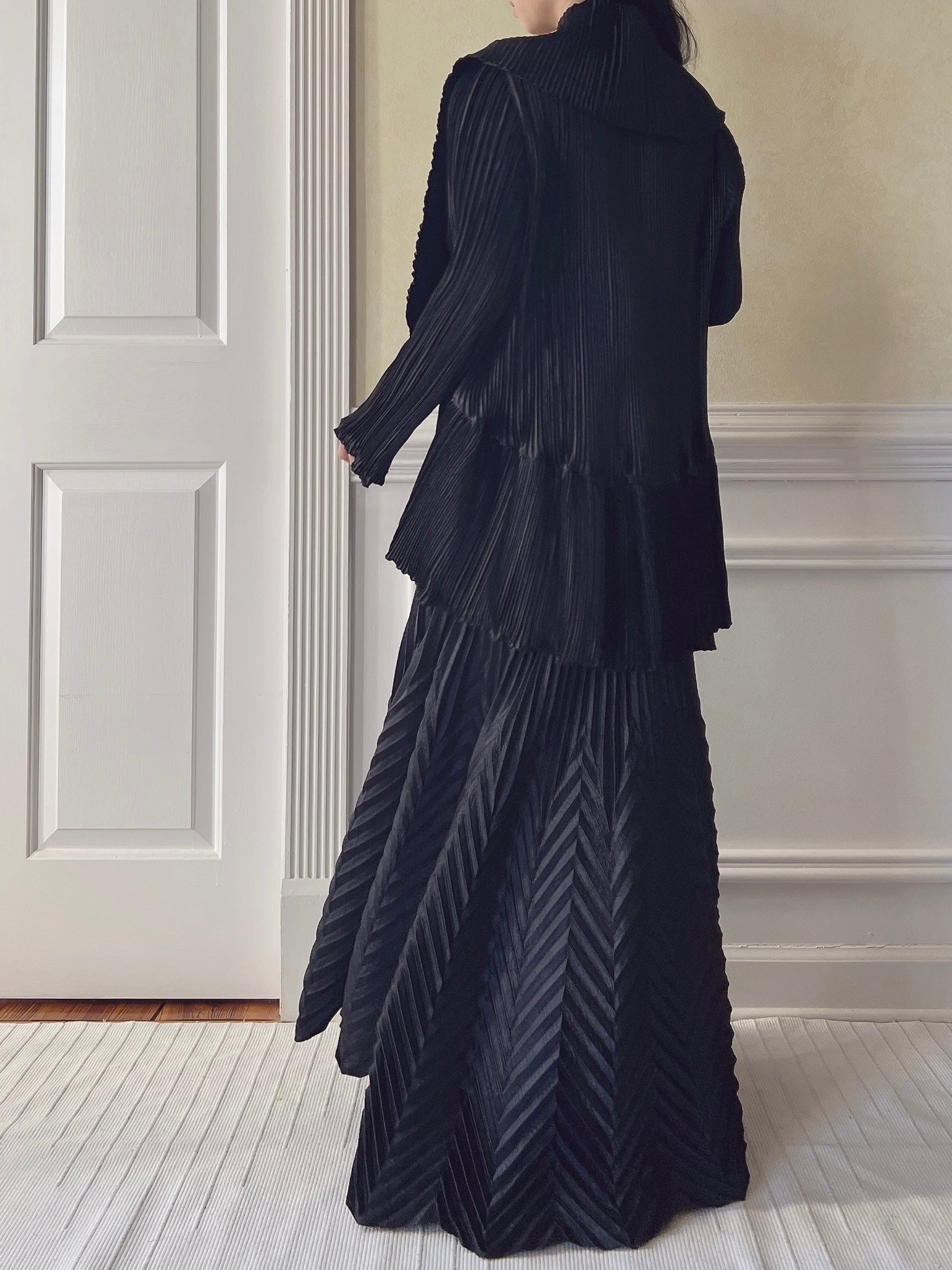 1980s Black Satin Poly Geometric Pleated Skirt - S-M