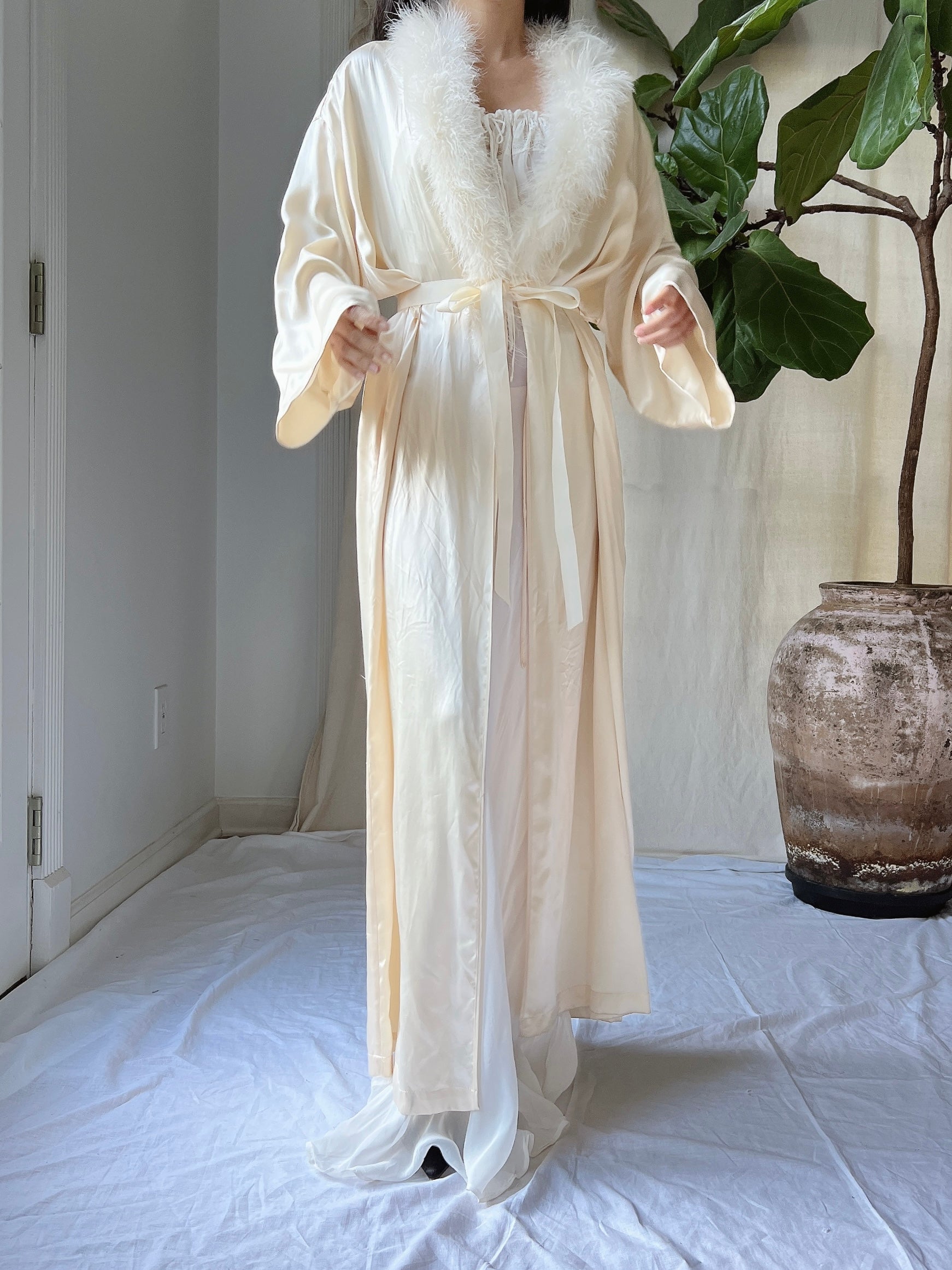 Vintage Silk Feather Collar Robe - OSFM | G O S S A M E R