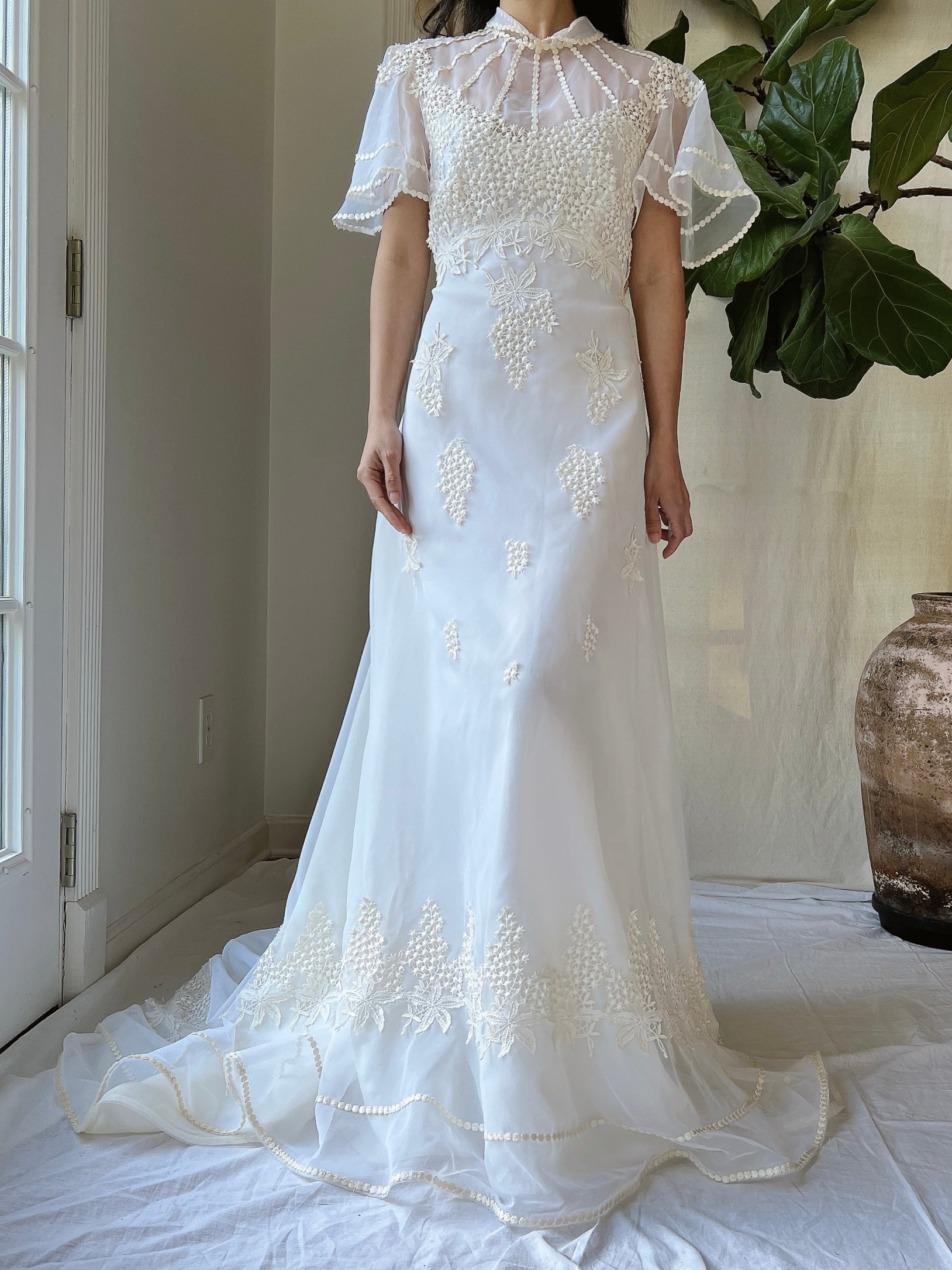 Vintage Flutter Sleeve Wedding Dress - M | G O S S A M E R Vintage Flutter Sleeve Wedding Dress - M | G O S S A M E R