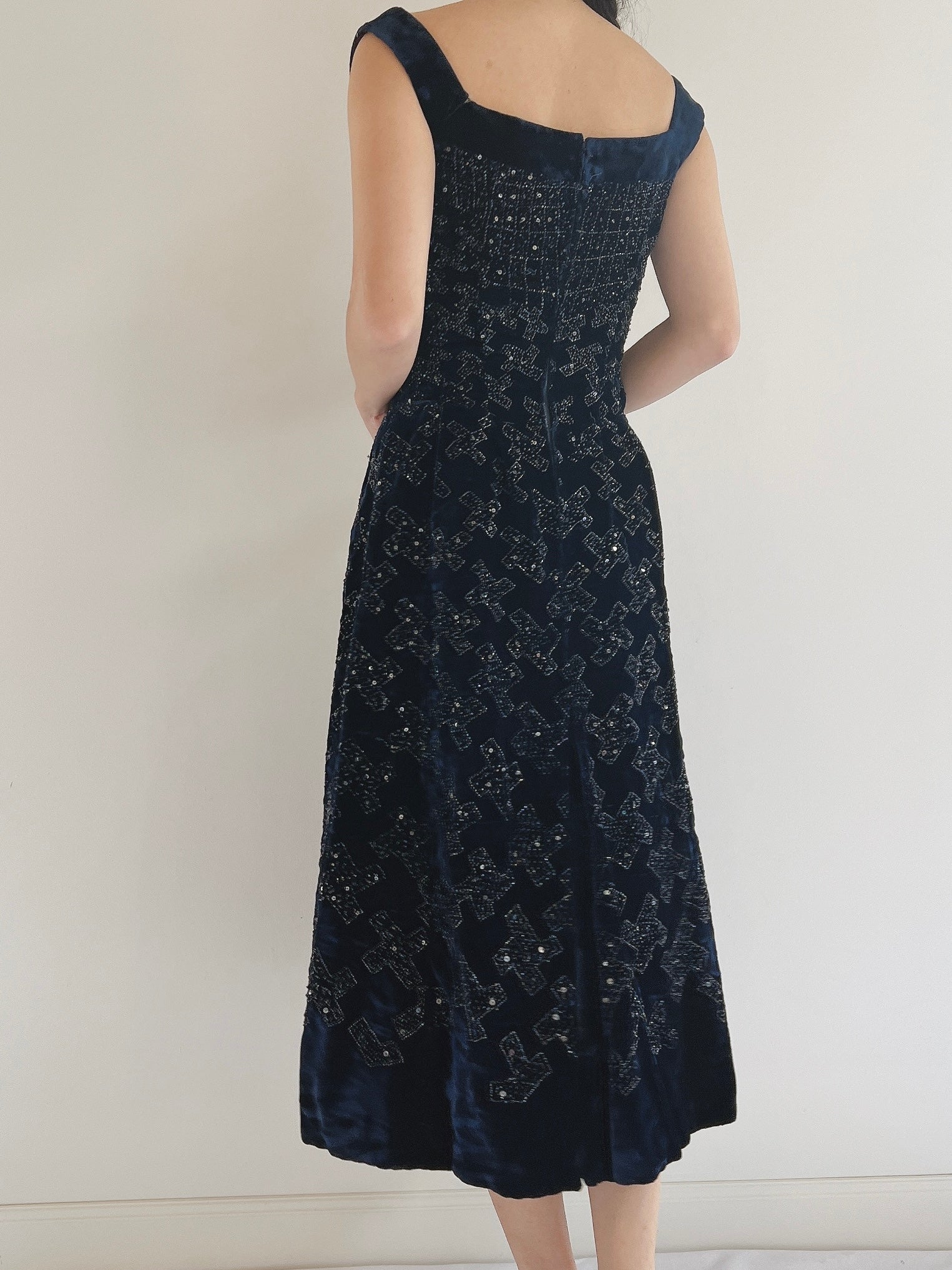 1950s Dark Blue Velvet Hand-Beaded Dress - XS
