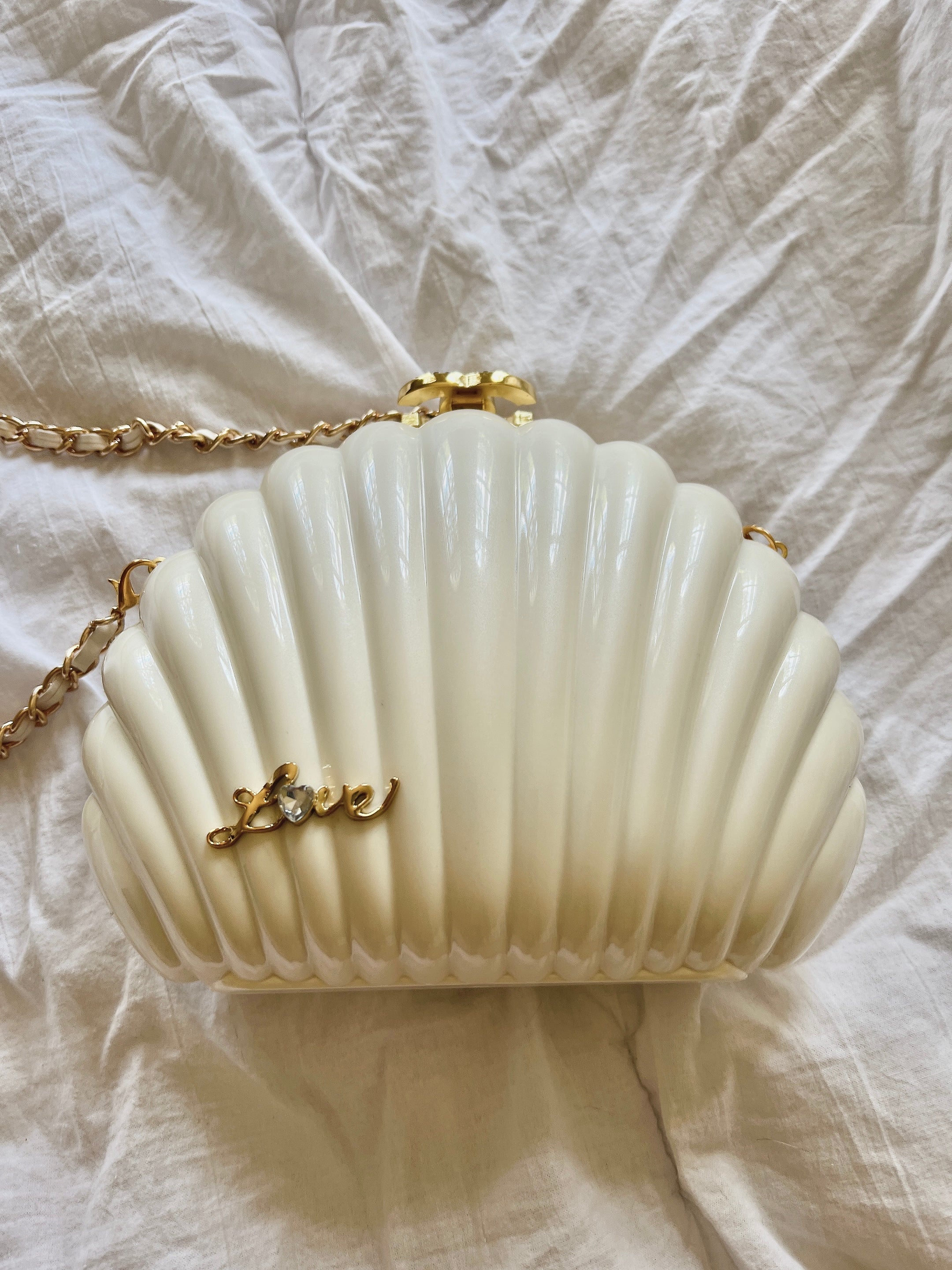 𓃭 on X: Chanel shell clutch bag  / X