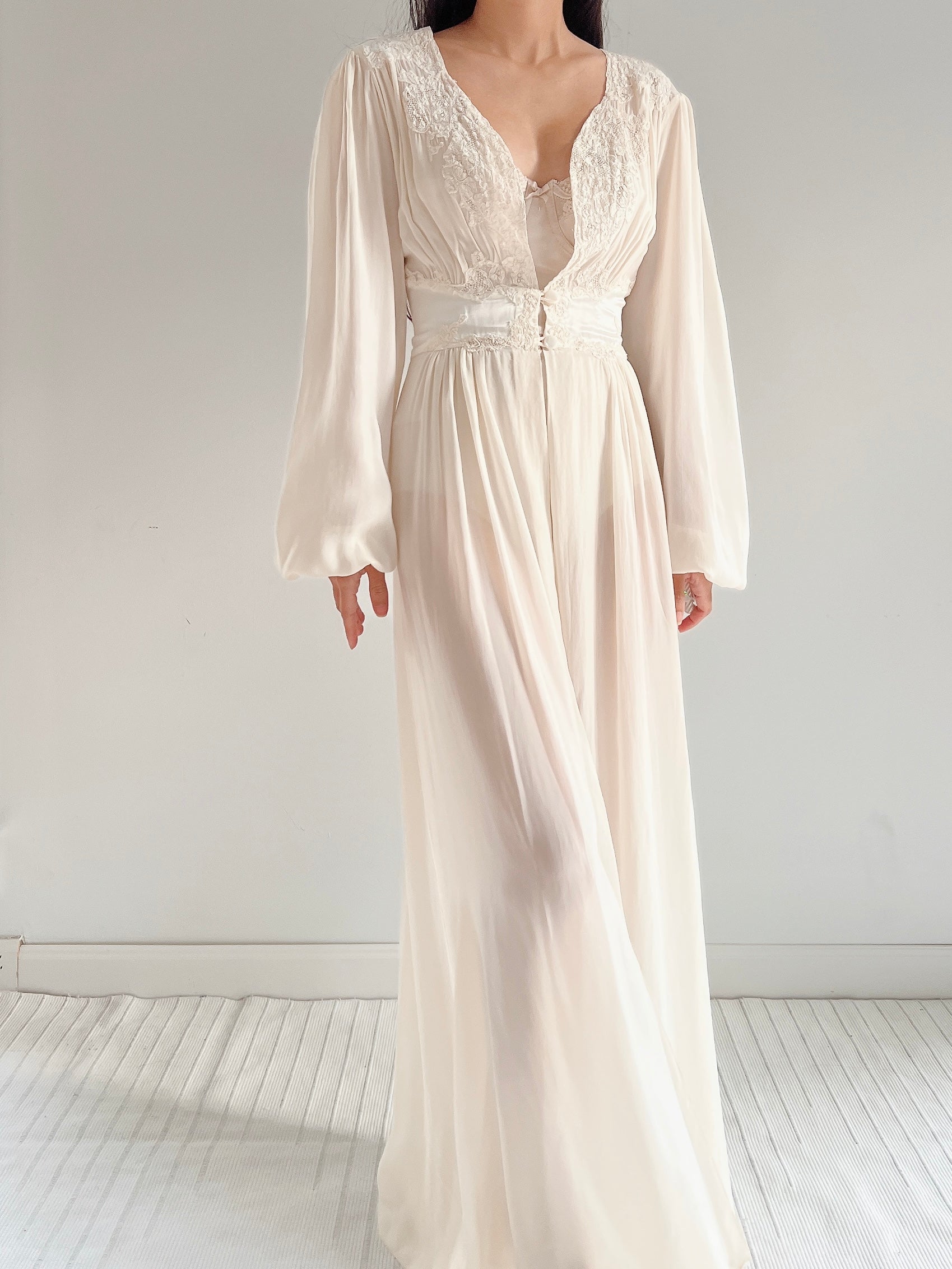 1930s Ivory Silk Chiffon Dressing Robe
