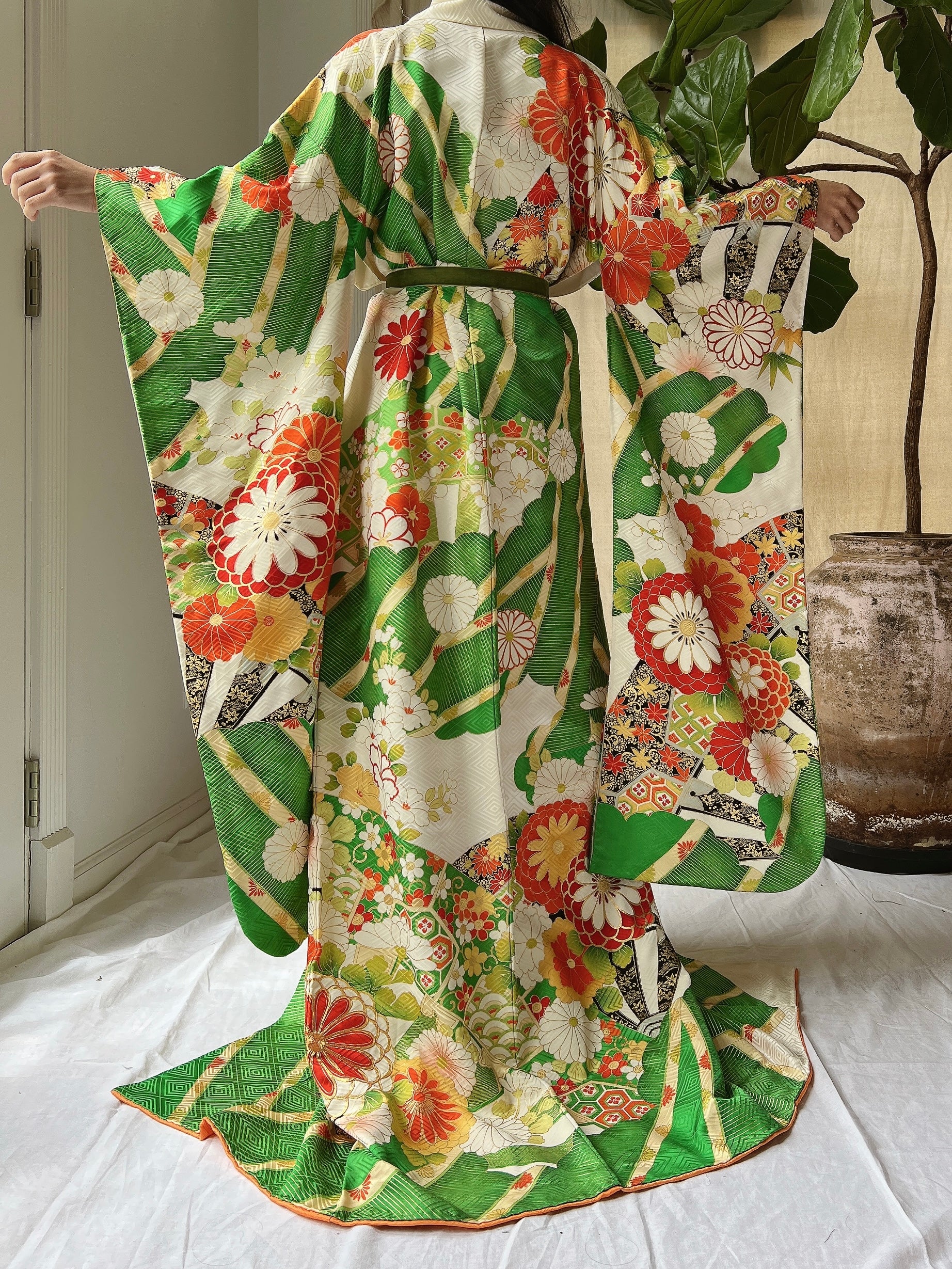 Vintage Silk Gold Painted Embroidered Kimono - OSFM