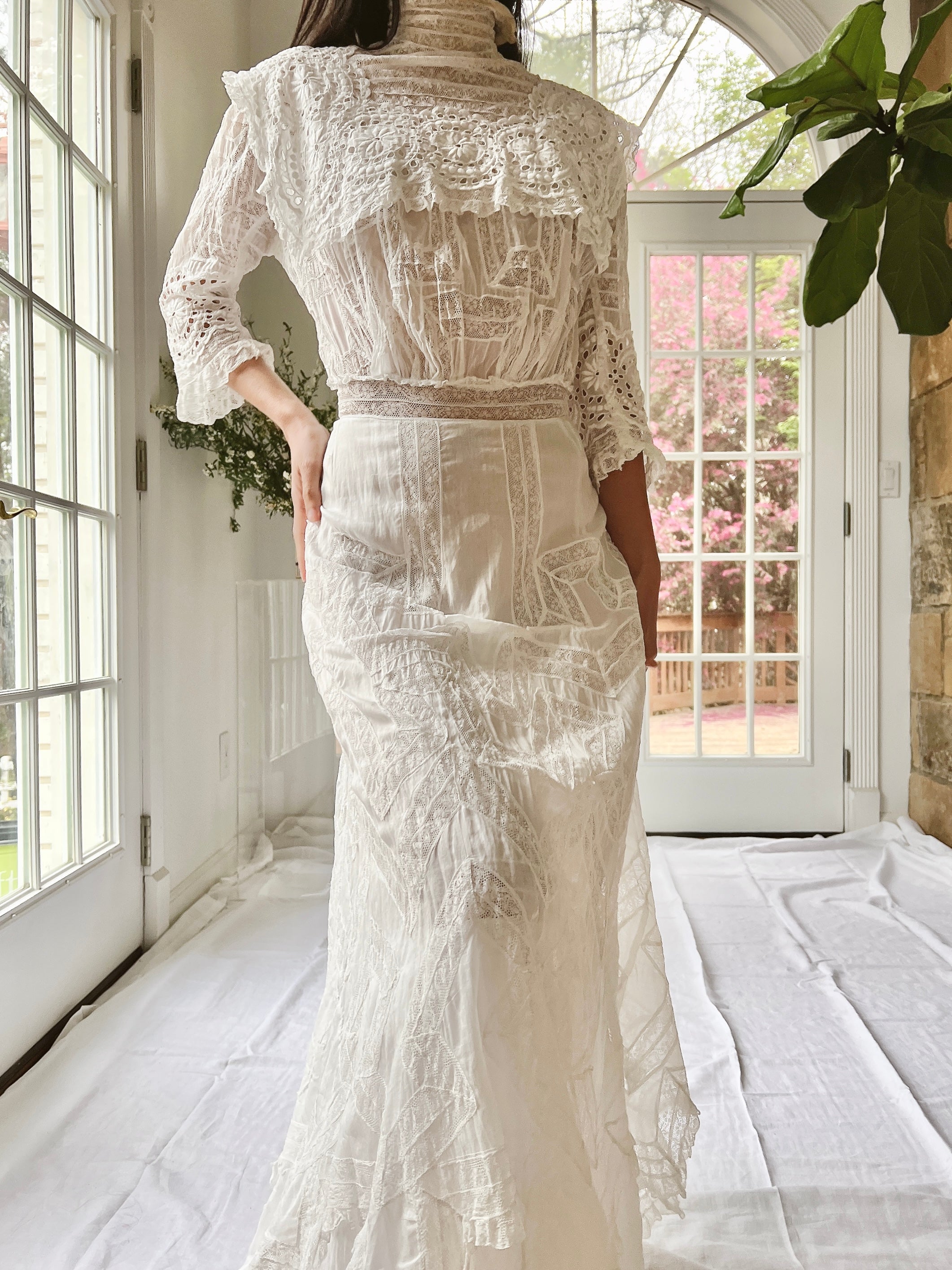 old fashioned high neck dress high neck long sleeve wedding dress Exquisite High Neck Long Sleeve Lace A-Line Vintage Wedding Dress Luxury Bridal Gown, White / 2