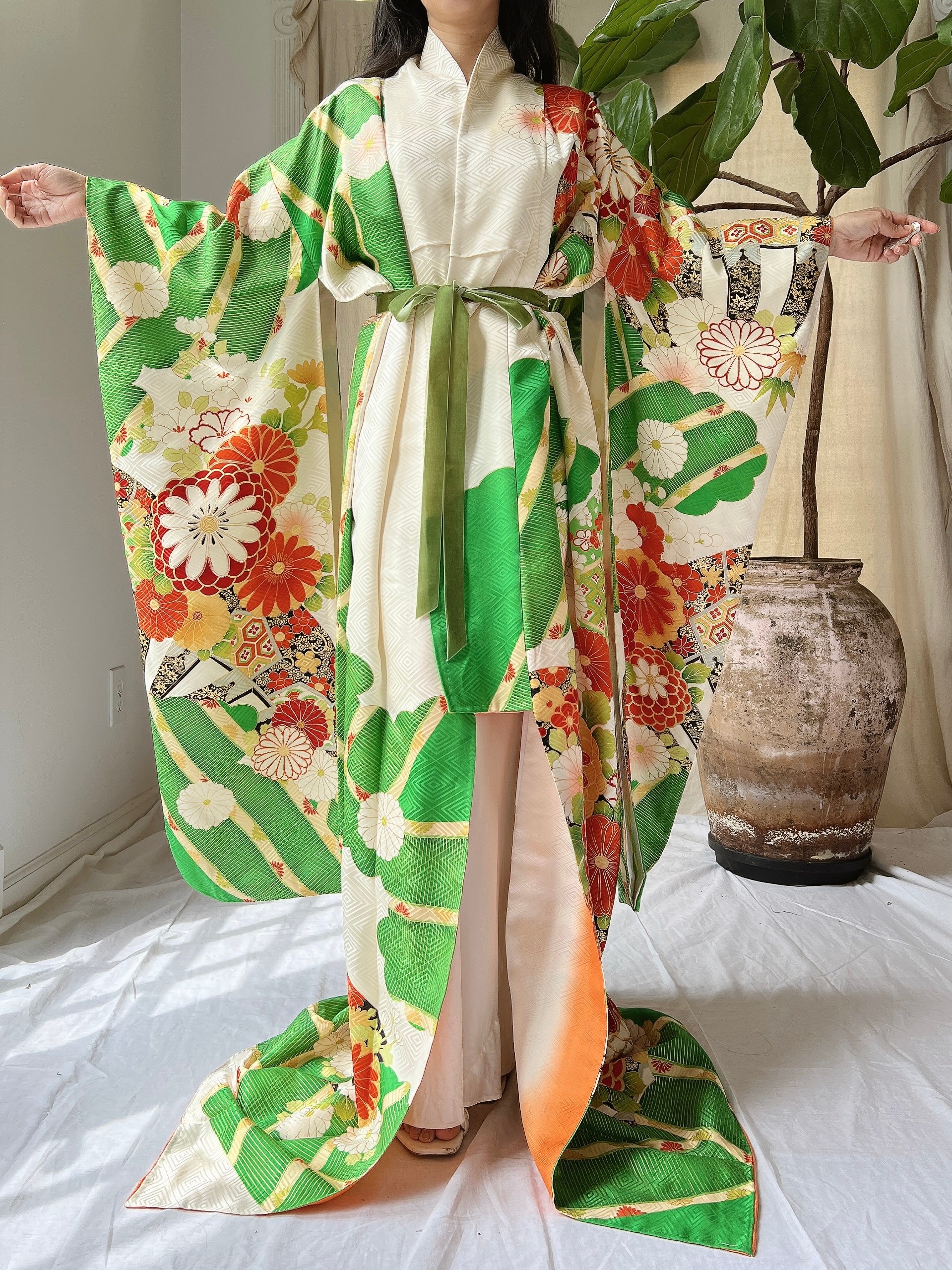 Vintage Silk Gold Painted Embroidered Kimono - OSFM