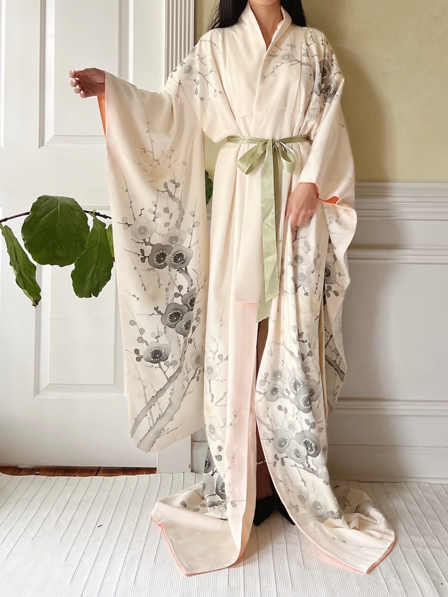 Vintage Ivory Blossoms Silk Painted Kimono - OSFM