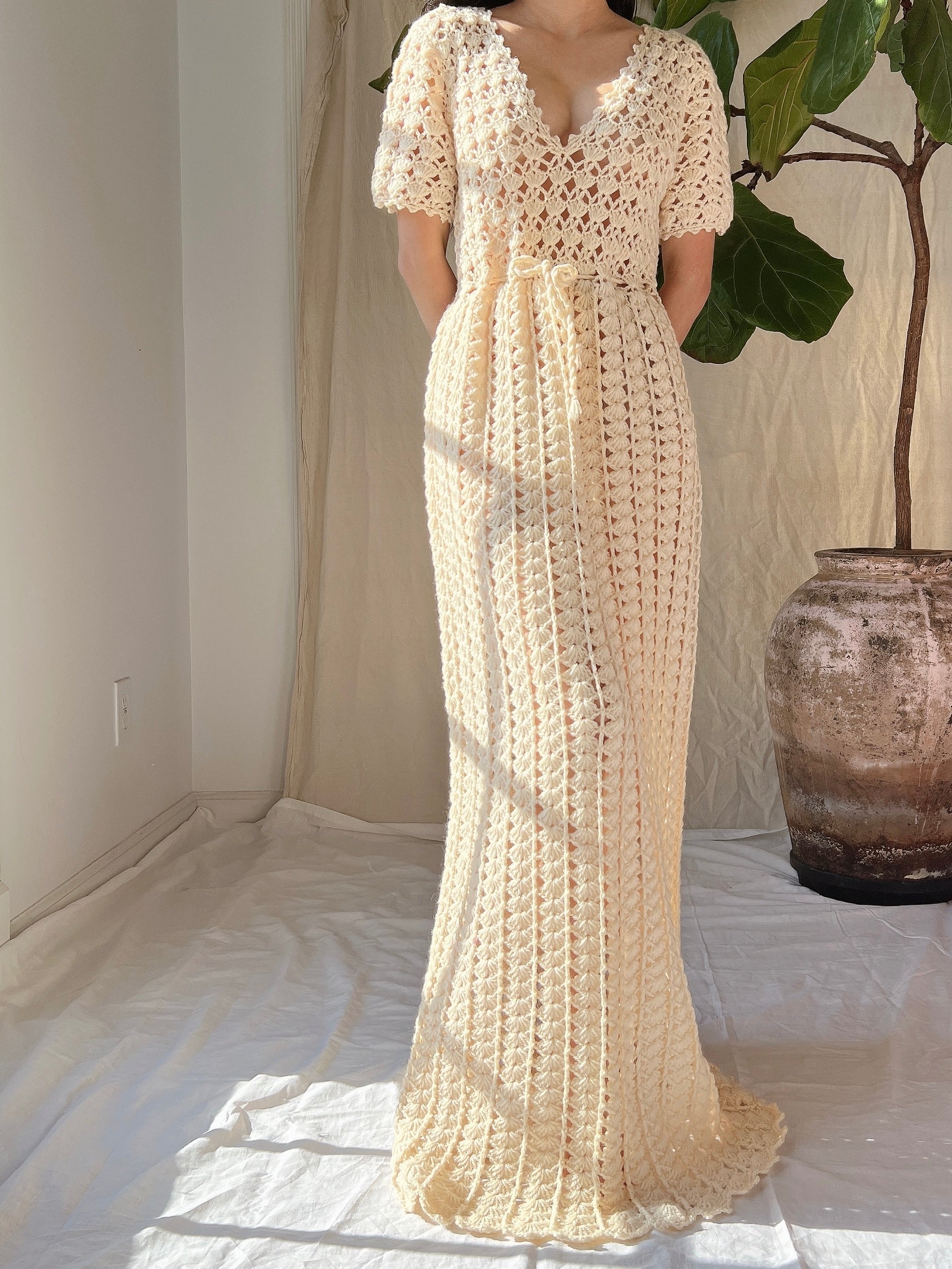 1970s Crochet Short Sleeves Gown - S-M